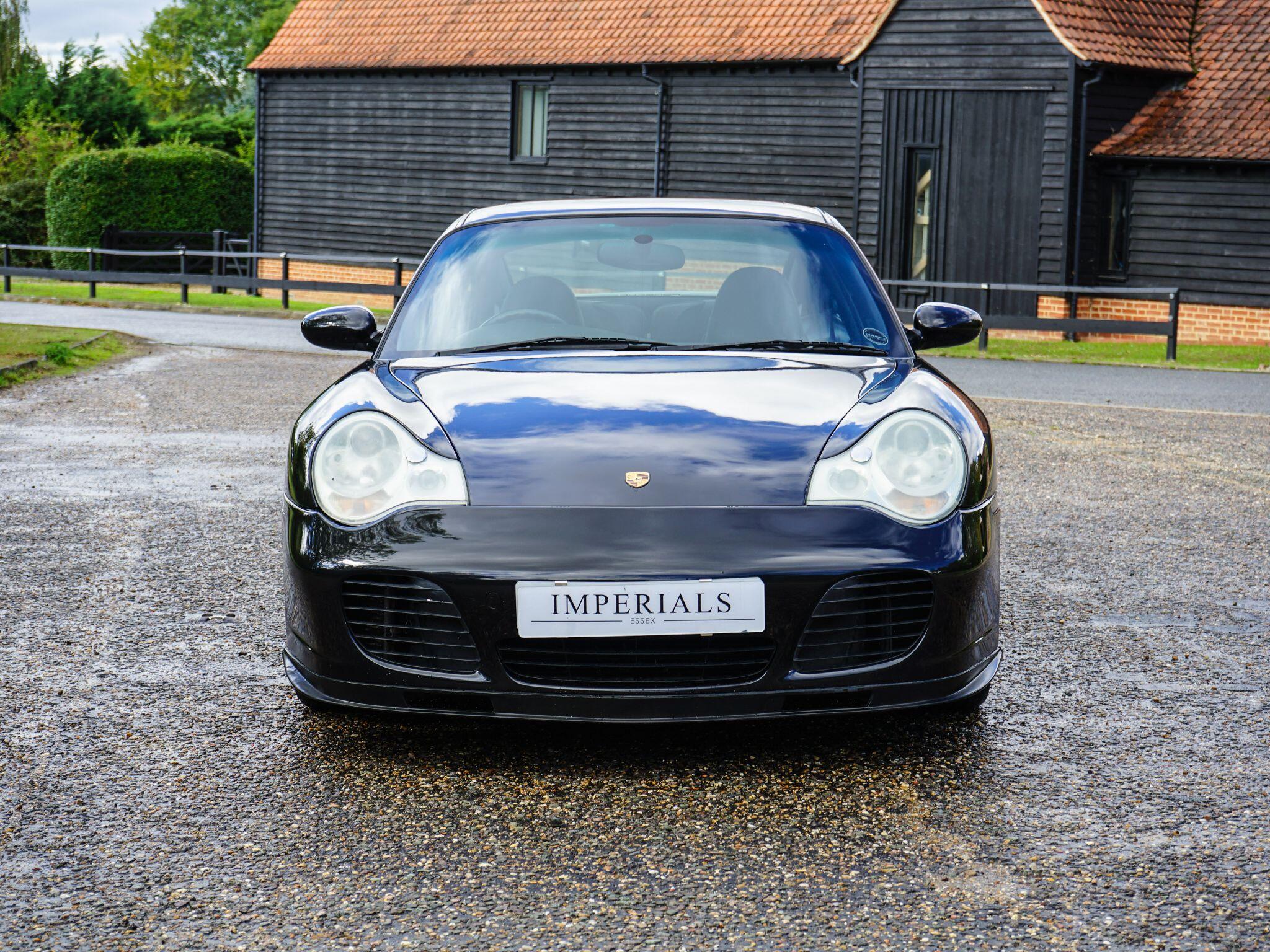 Porsche 911 view 10