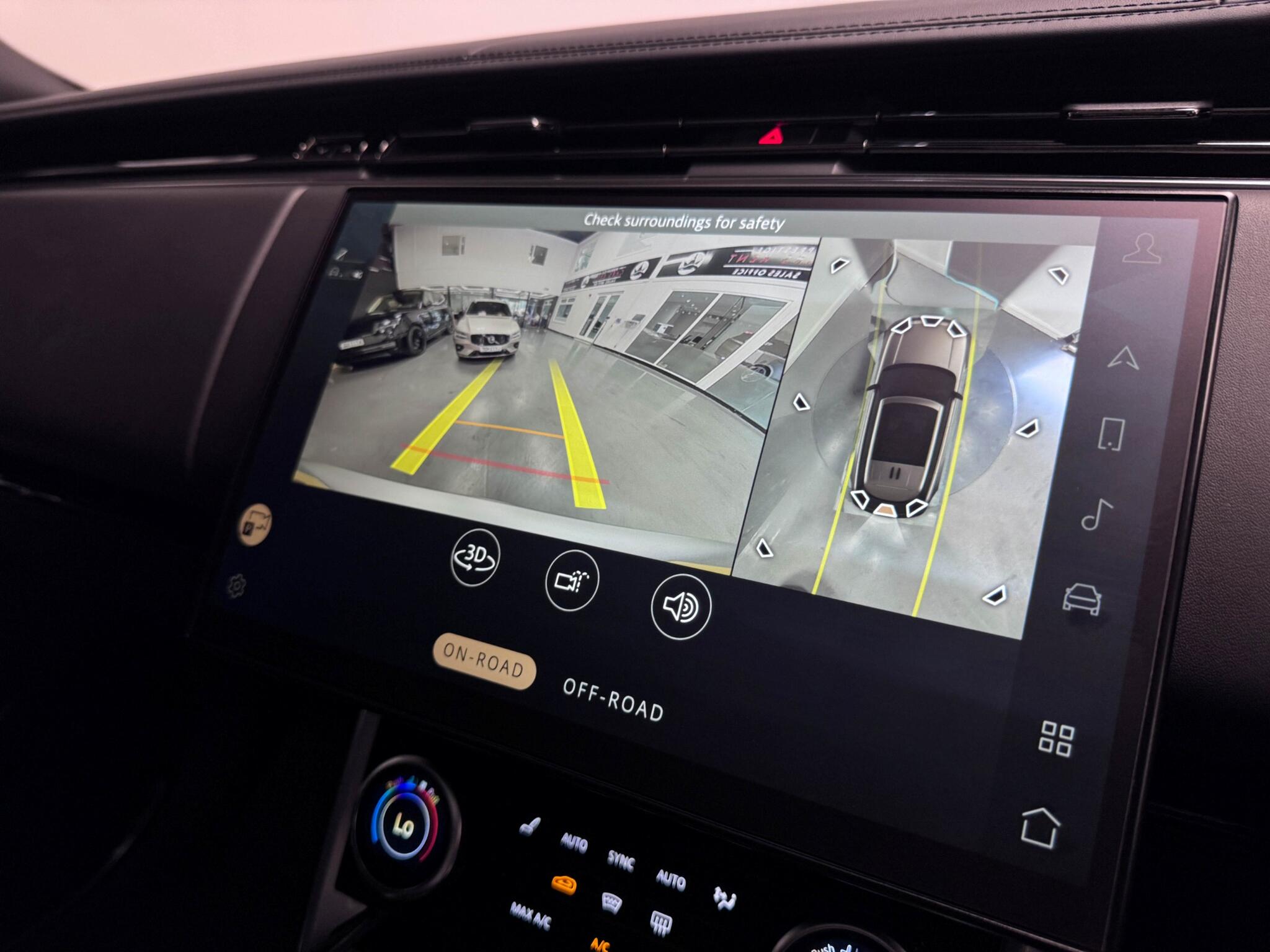 Land Rover Range Rover view 14