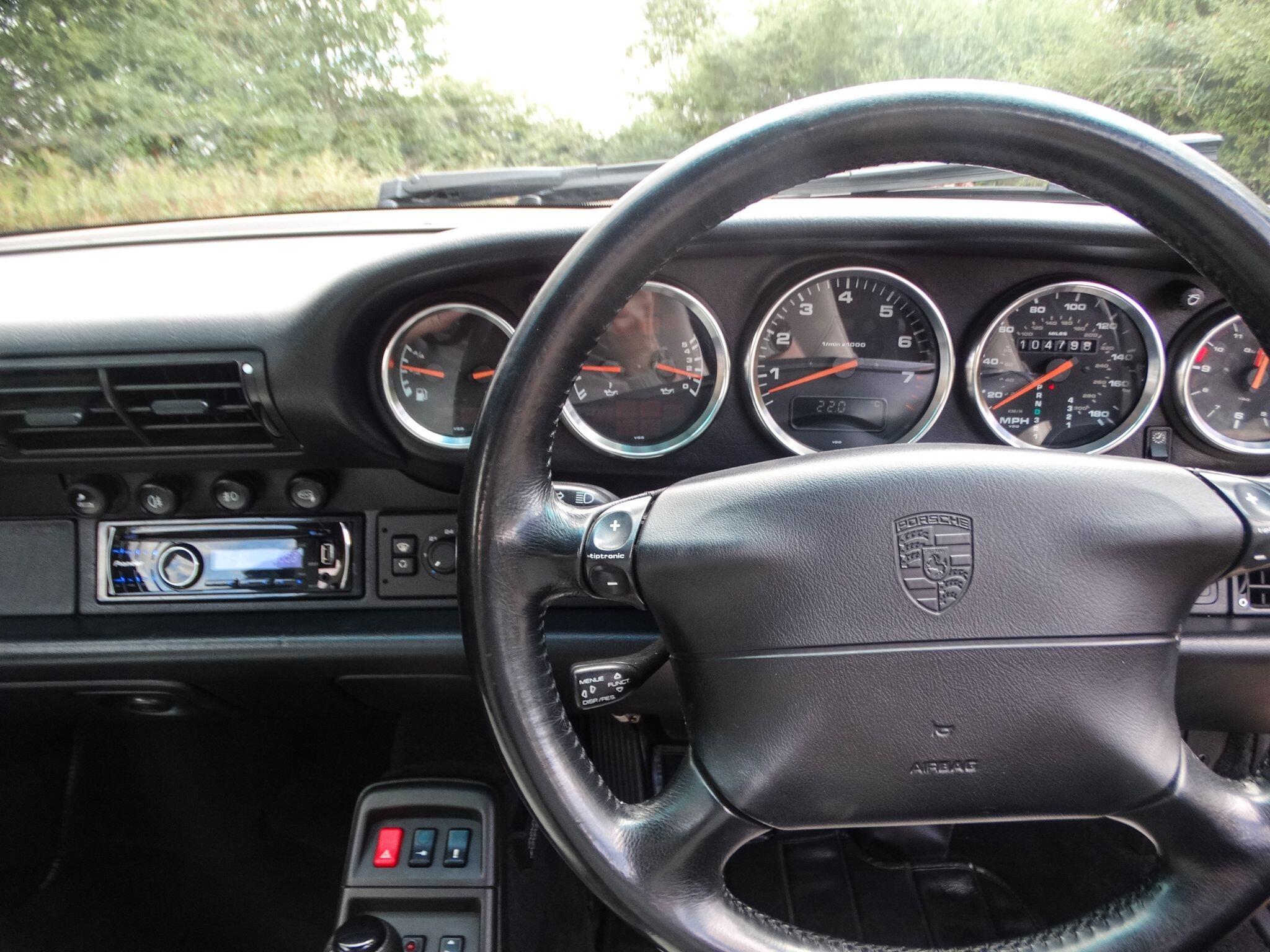 Porsche 911 view 8