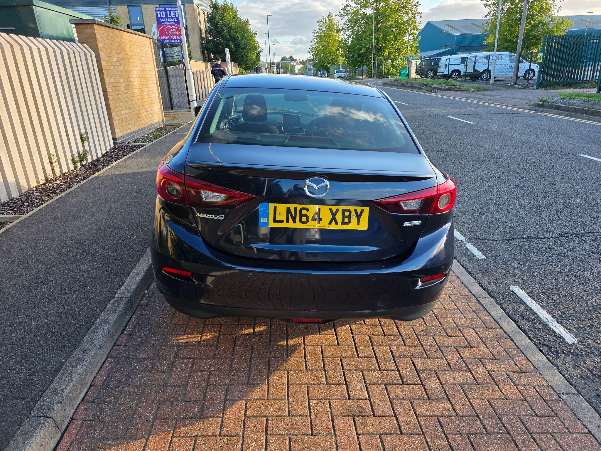 Mazda Mazda3 view 5