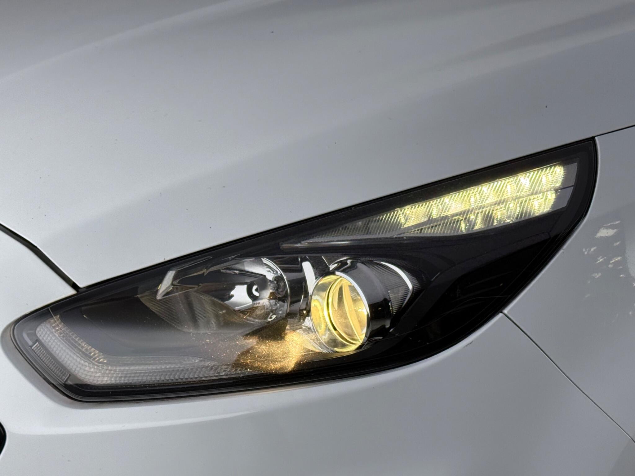 Ford S-Max view 11