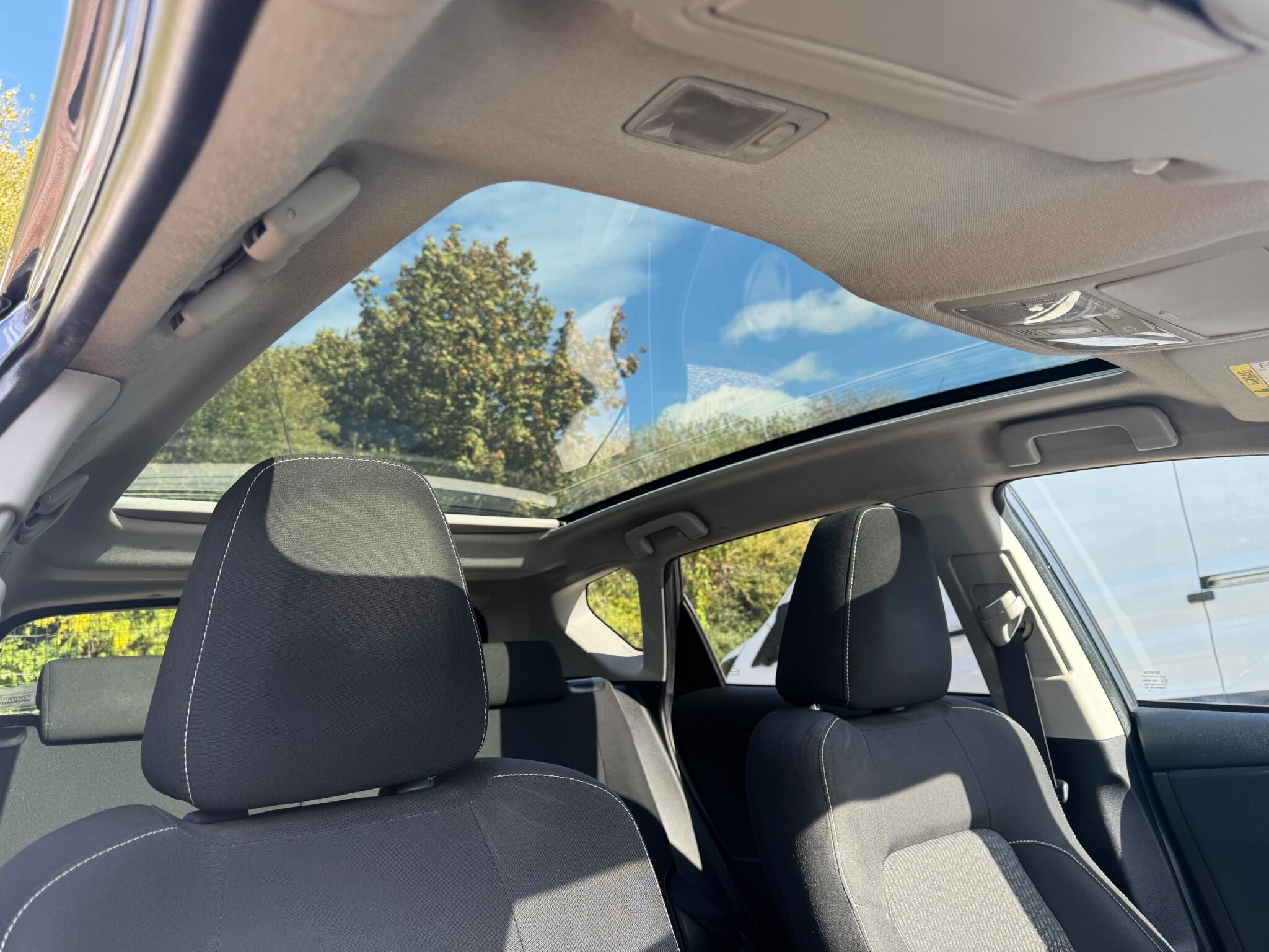 Toyota Auris view 3