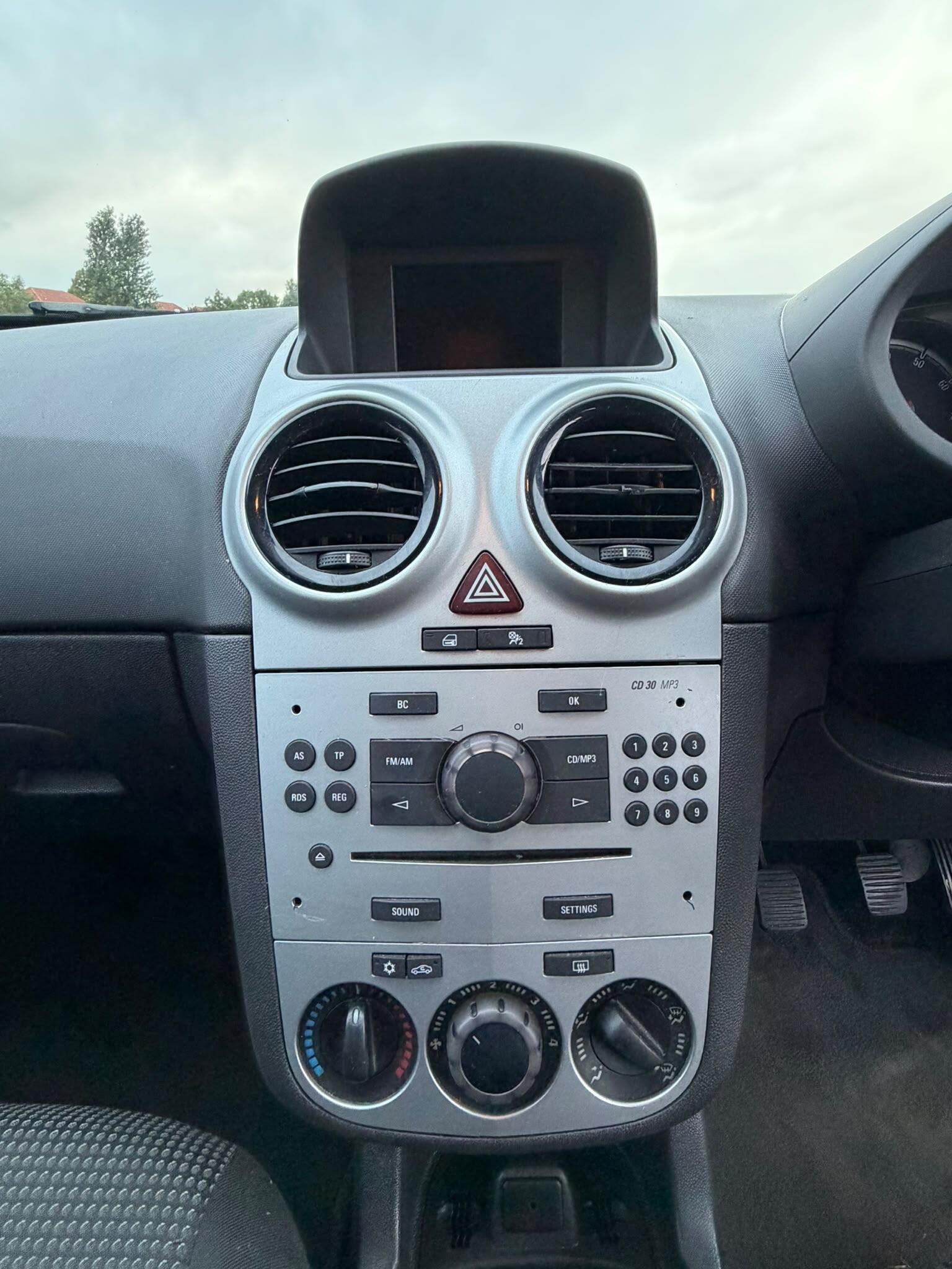 Vauxhall Corsa view 12