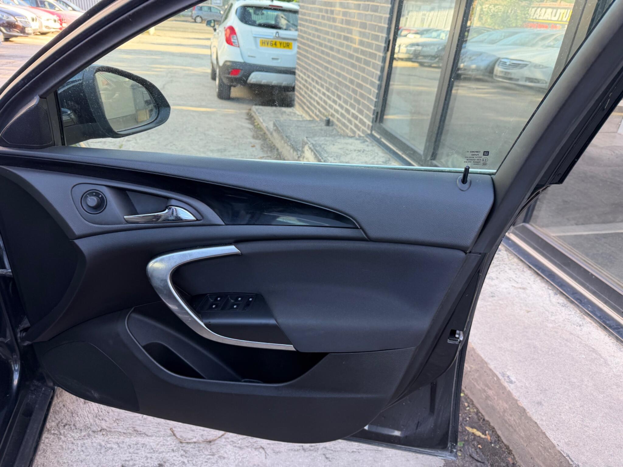Vauxhall Insignia view 32