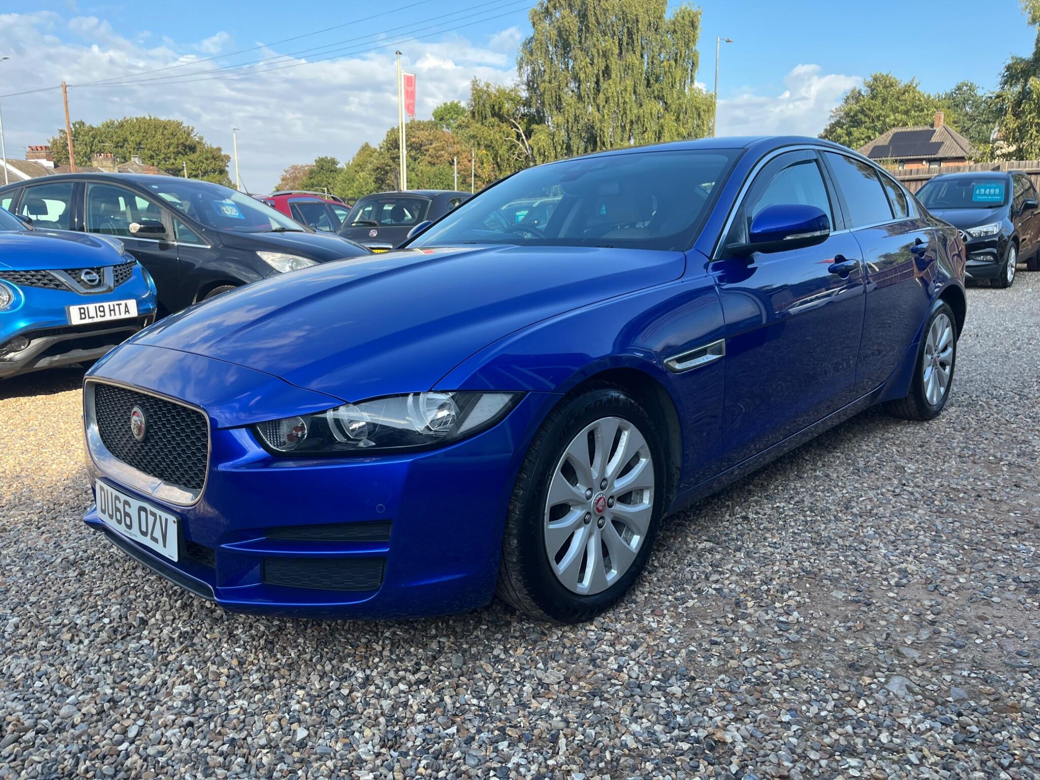 Jaguar XE view 9