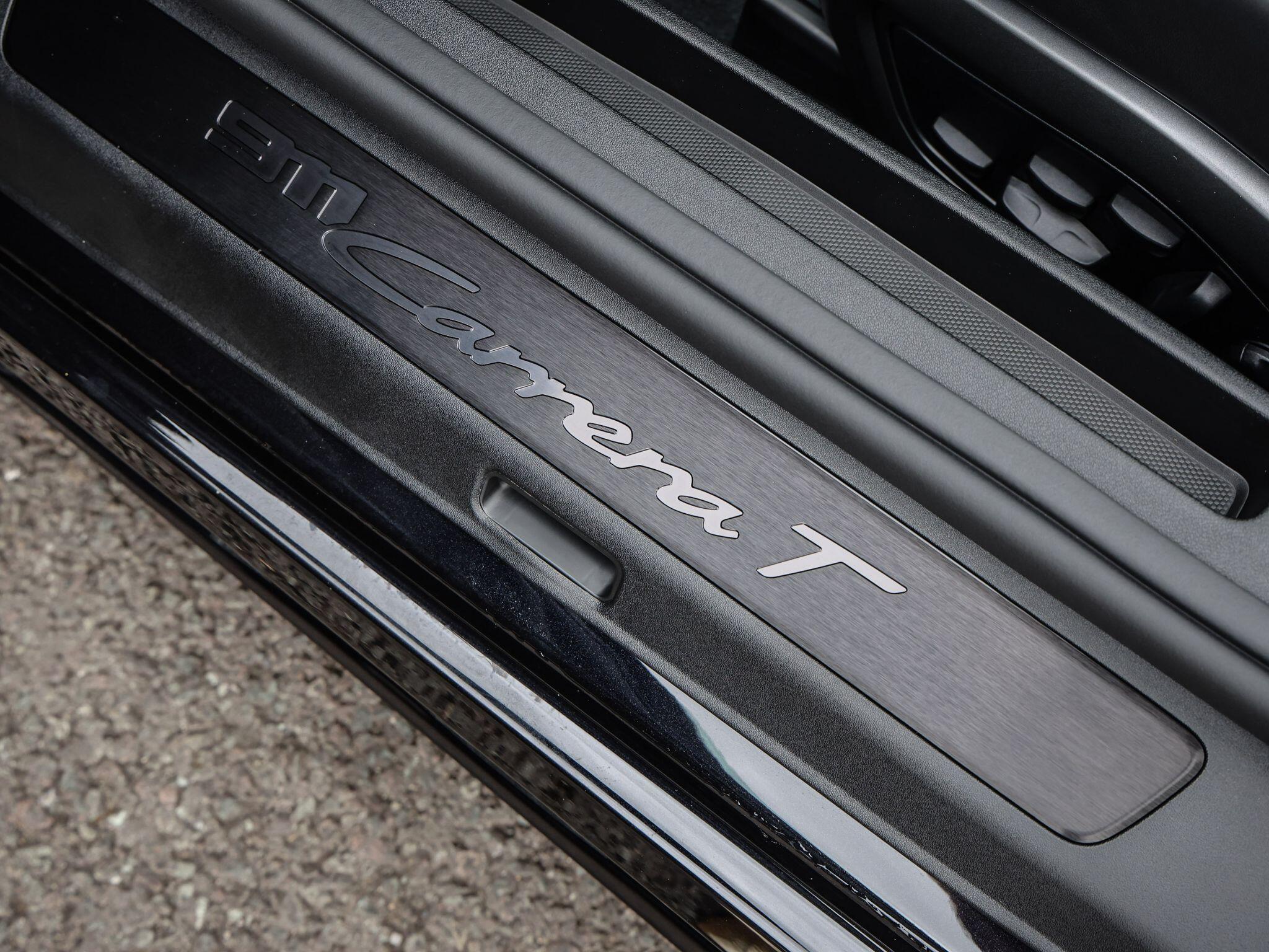 Porsche 911 view 19