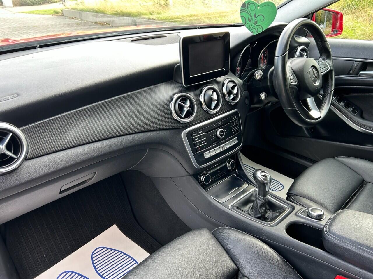 Mercedes-Benz GLA view 20