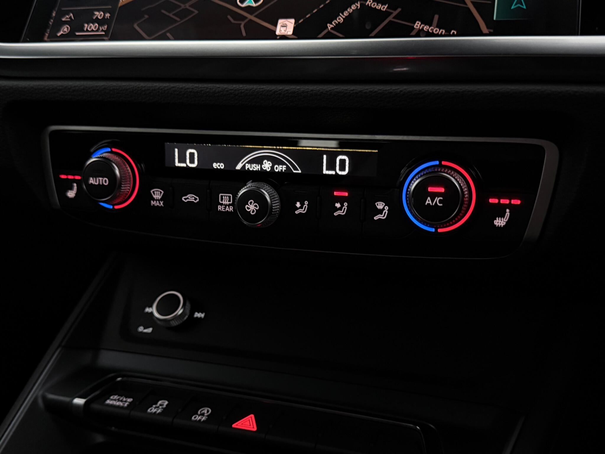 Audi Q3 view 30