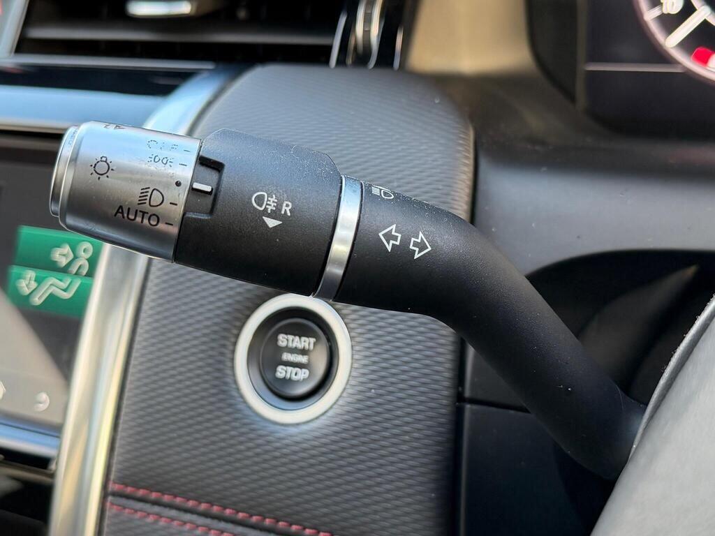 Land Rover Discovery Sport view 52