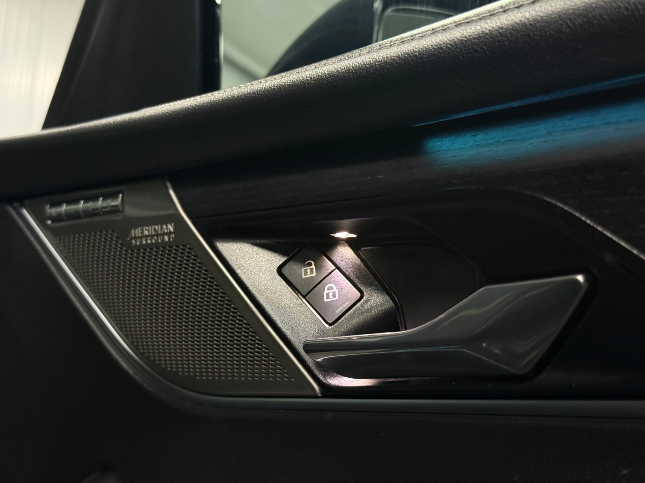 Jaguar F-Pace view 32