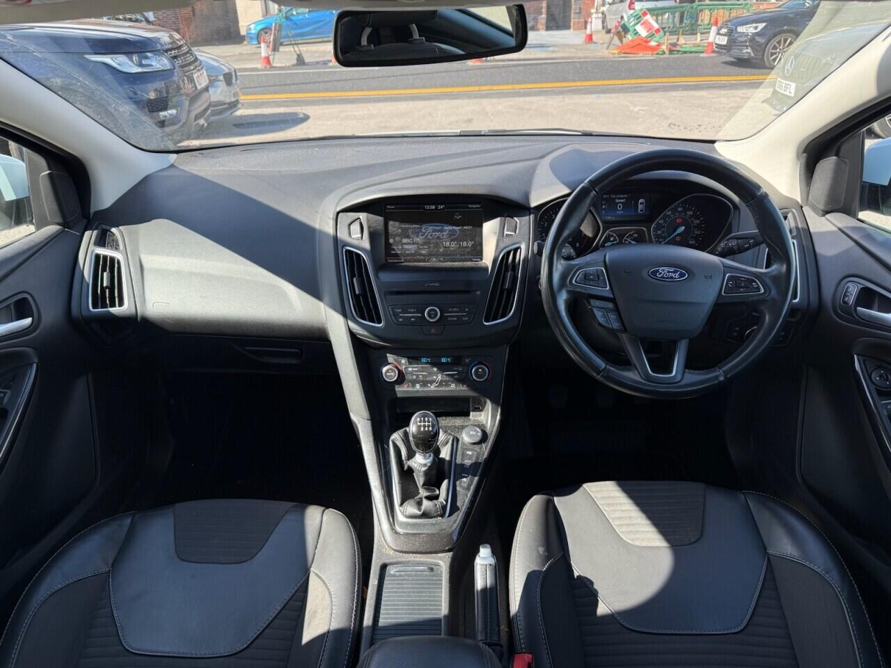 Ford Focus view 2