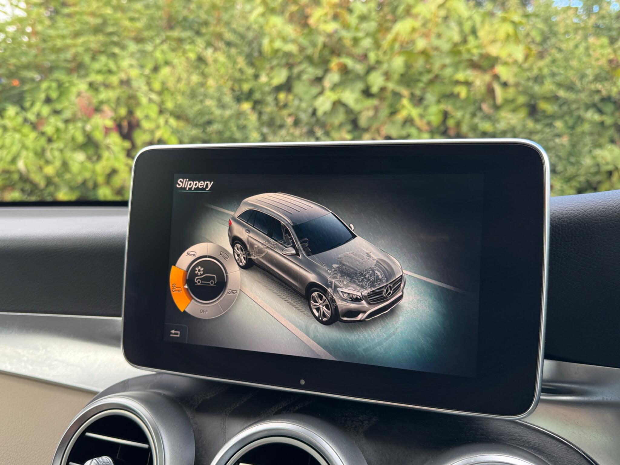 Mercedes-Benz GLC view 47