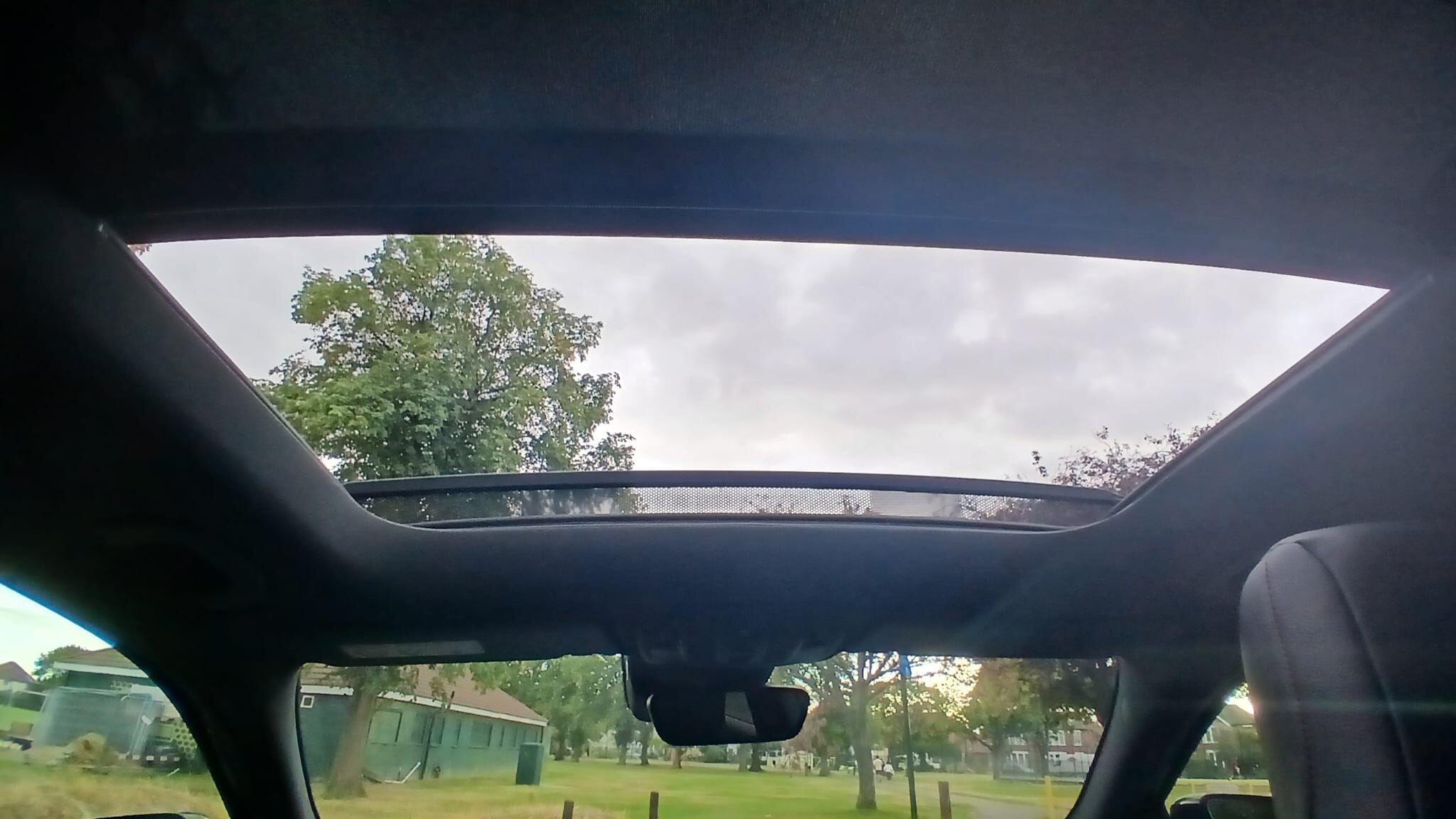Mercedes-Benz Gla view 57