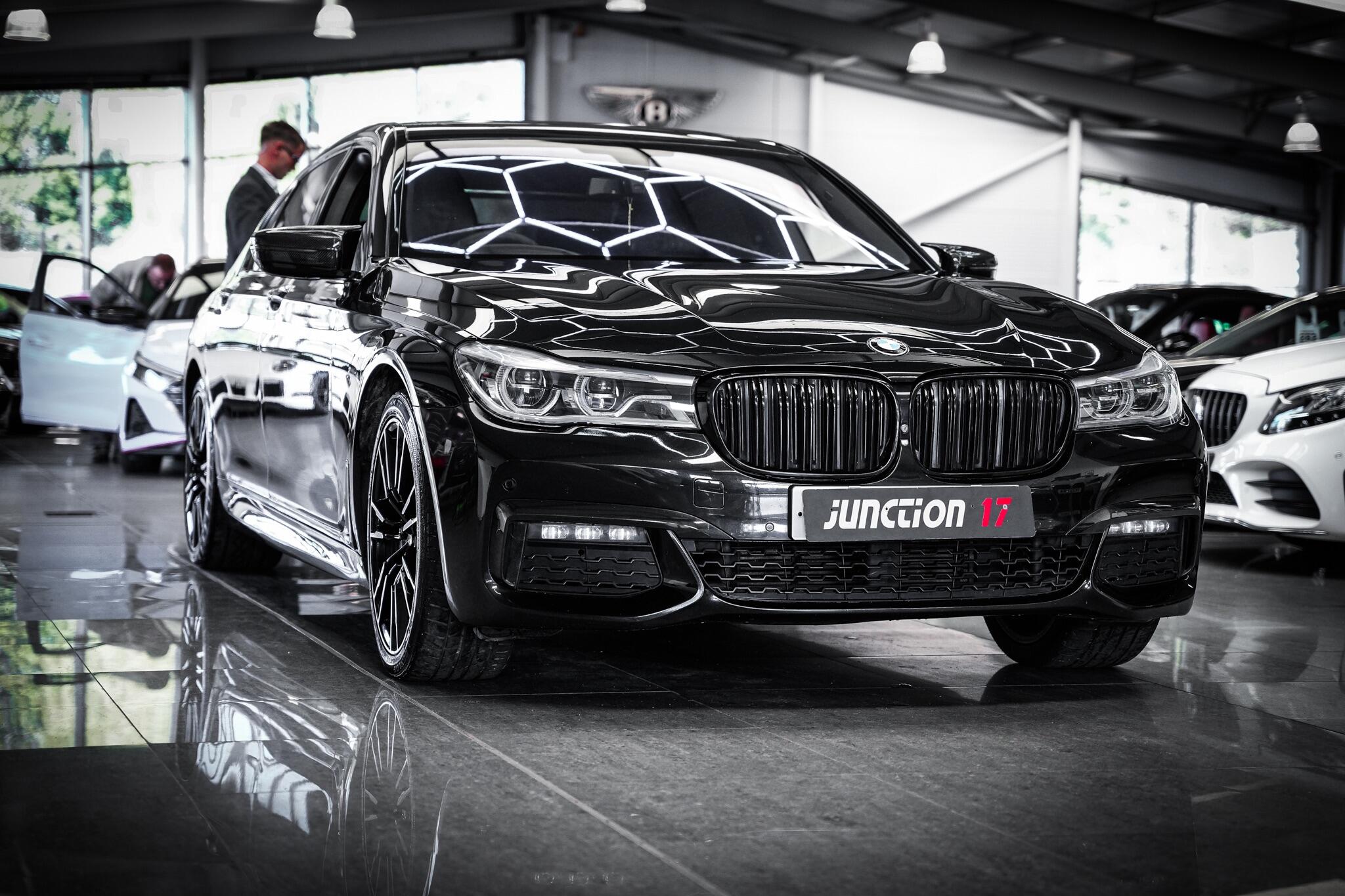 BMW 7 Series view 11