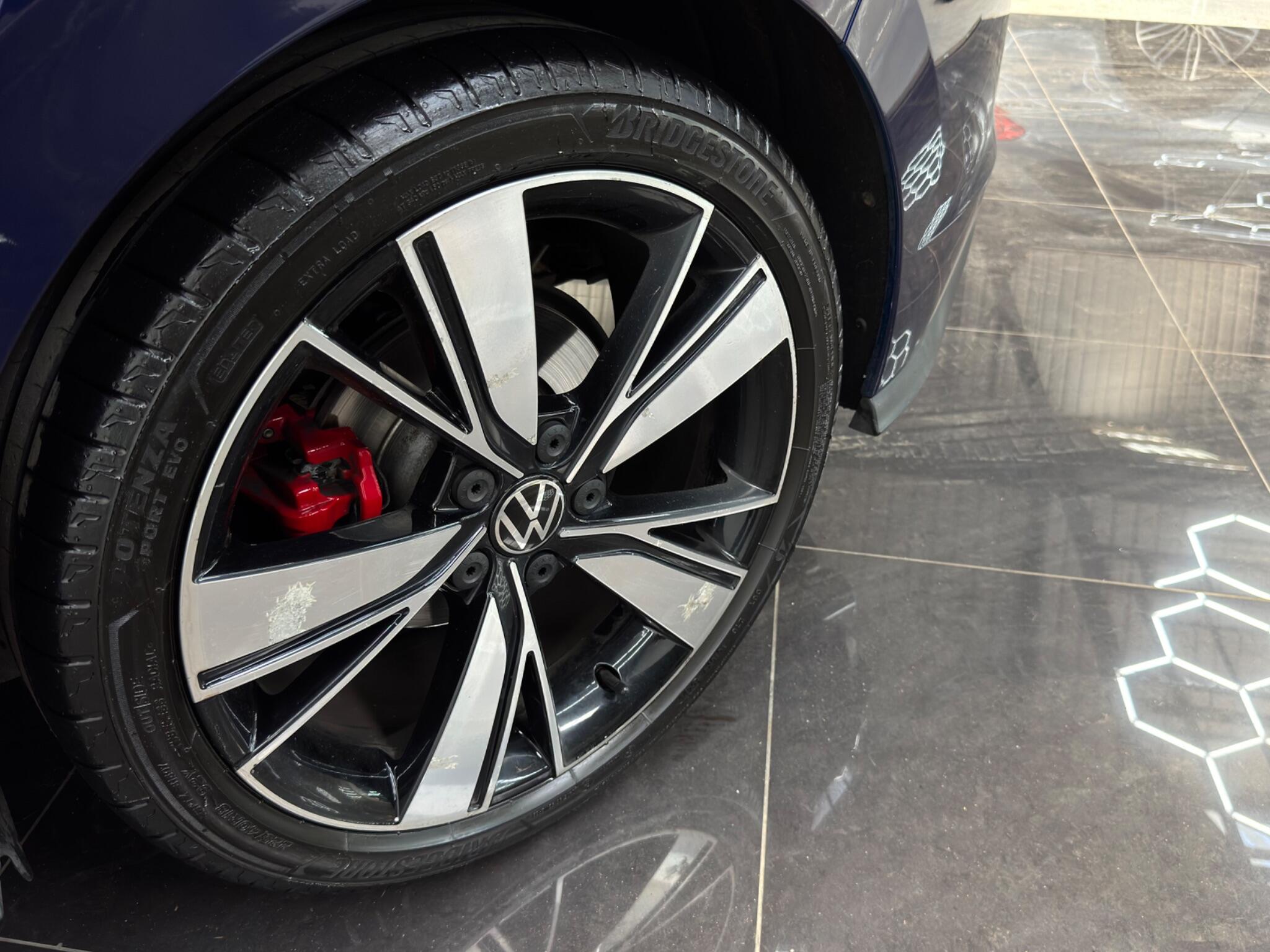 Volkswagen Golf view 57