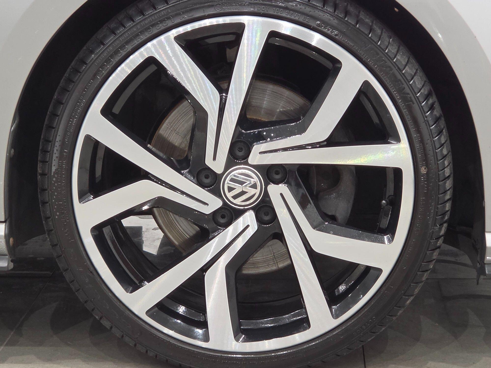 Volkswagen Golf view 37