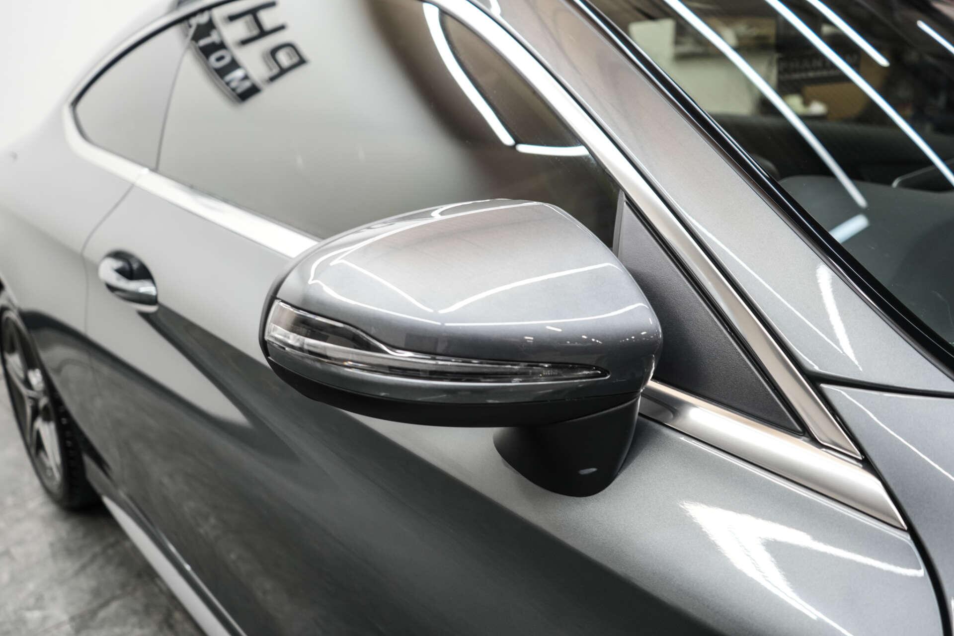 Mercedes-Benz C Class view 8