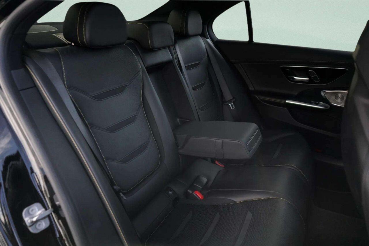 Mercedes-Benz C-Class view 61