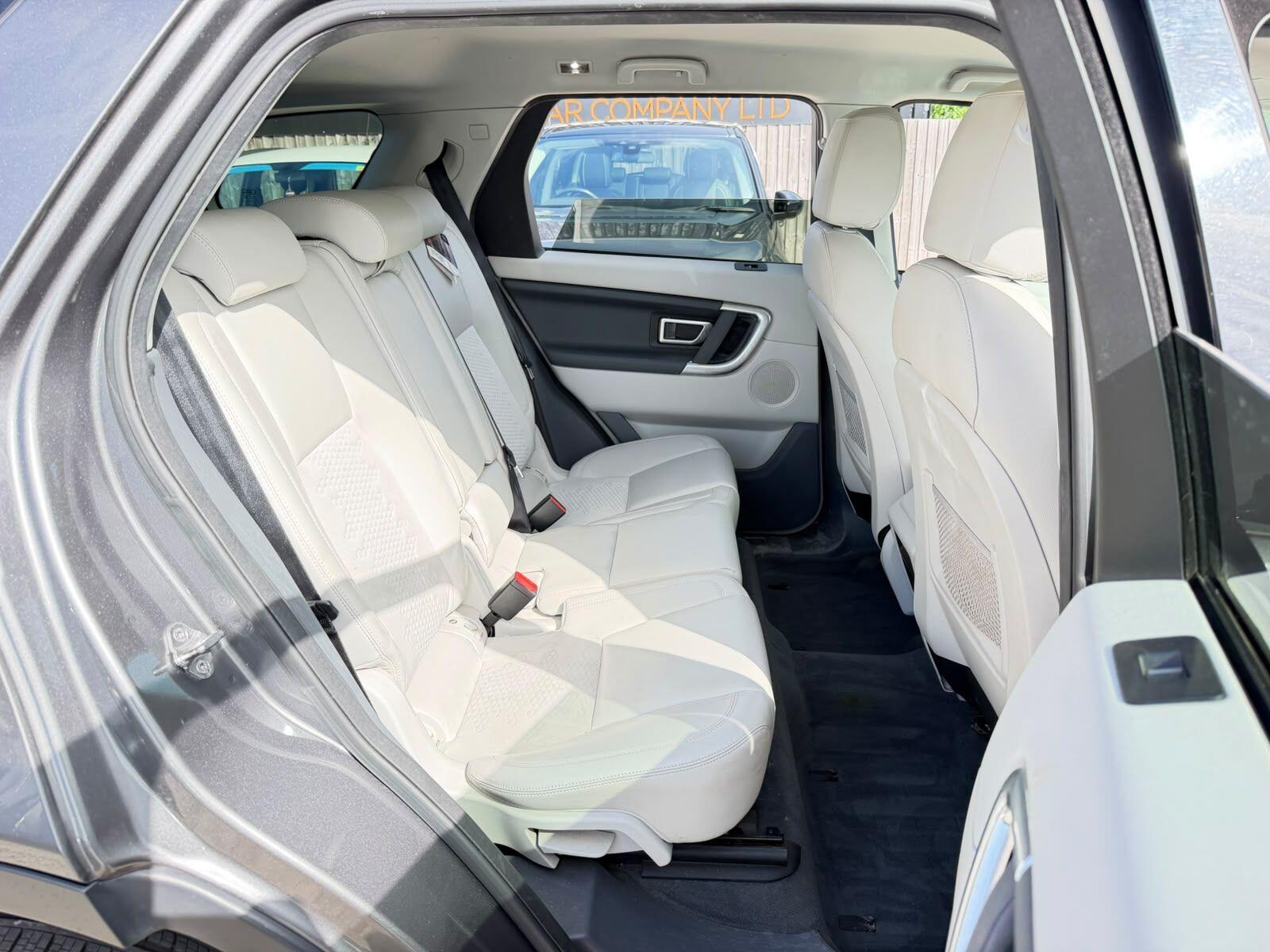 Land Rover Discovery Sport view 14
