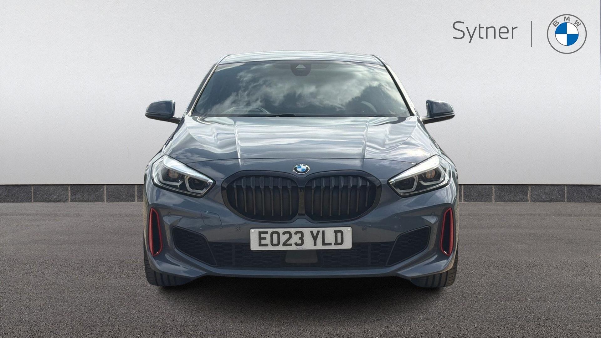 BMW 1 Series view 16