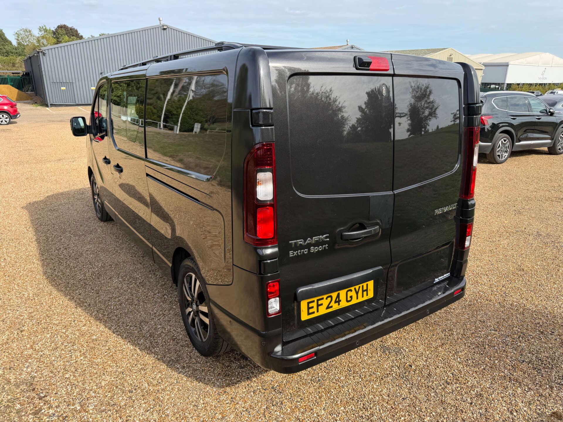 Renault Trafic view 5
