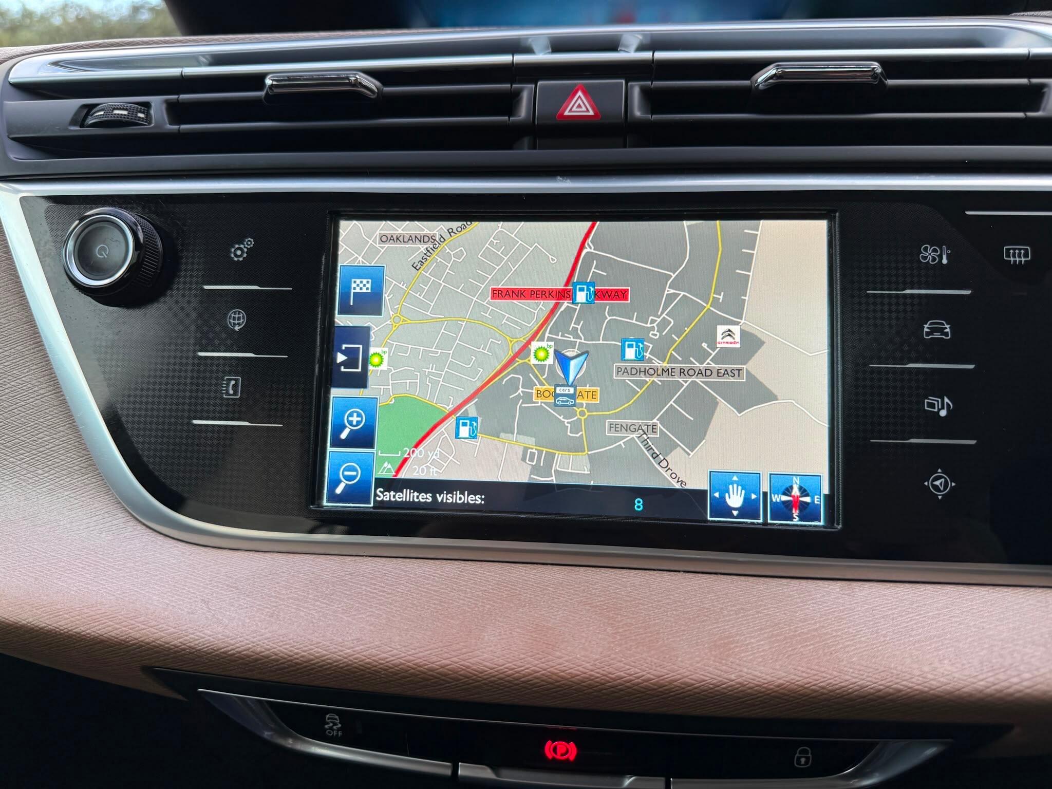 Citroen Grand C4 Picasso view 17
