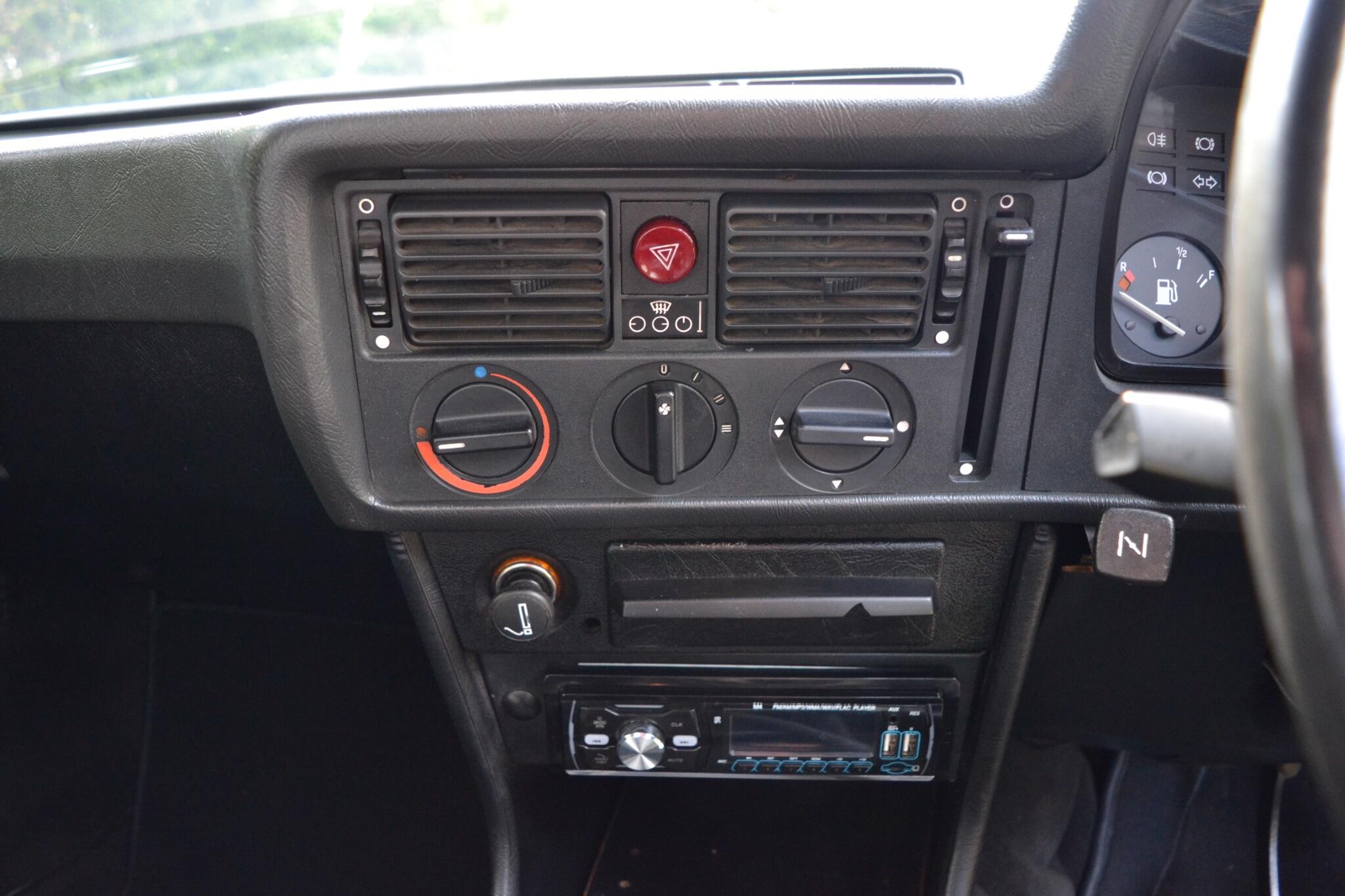BMW 3 Series view 25
