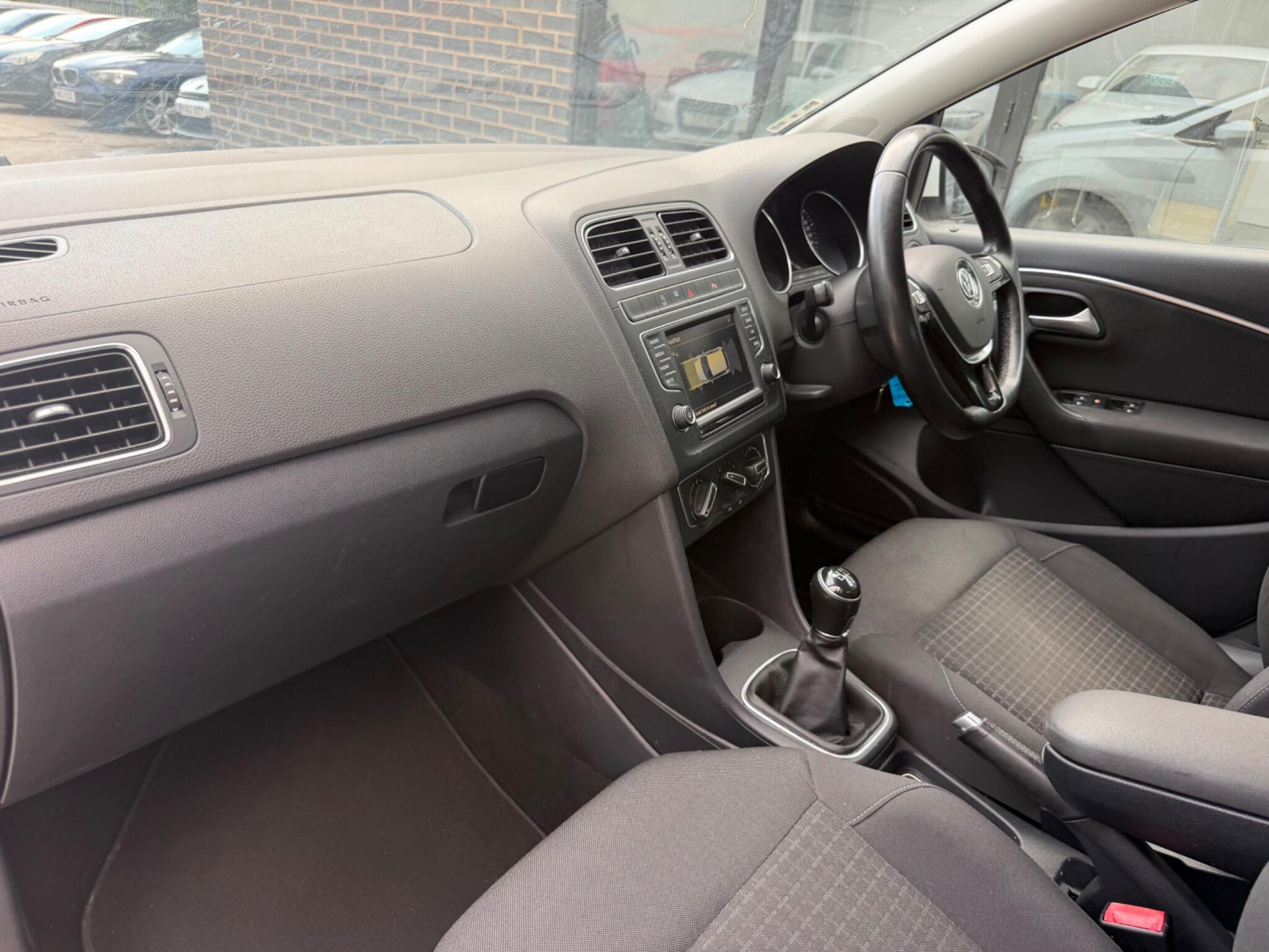 Volkswagen Polo view 16