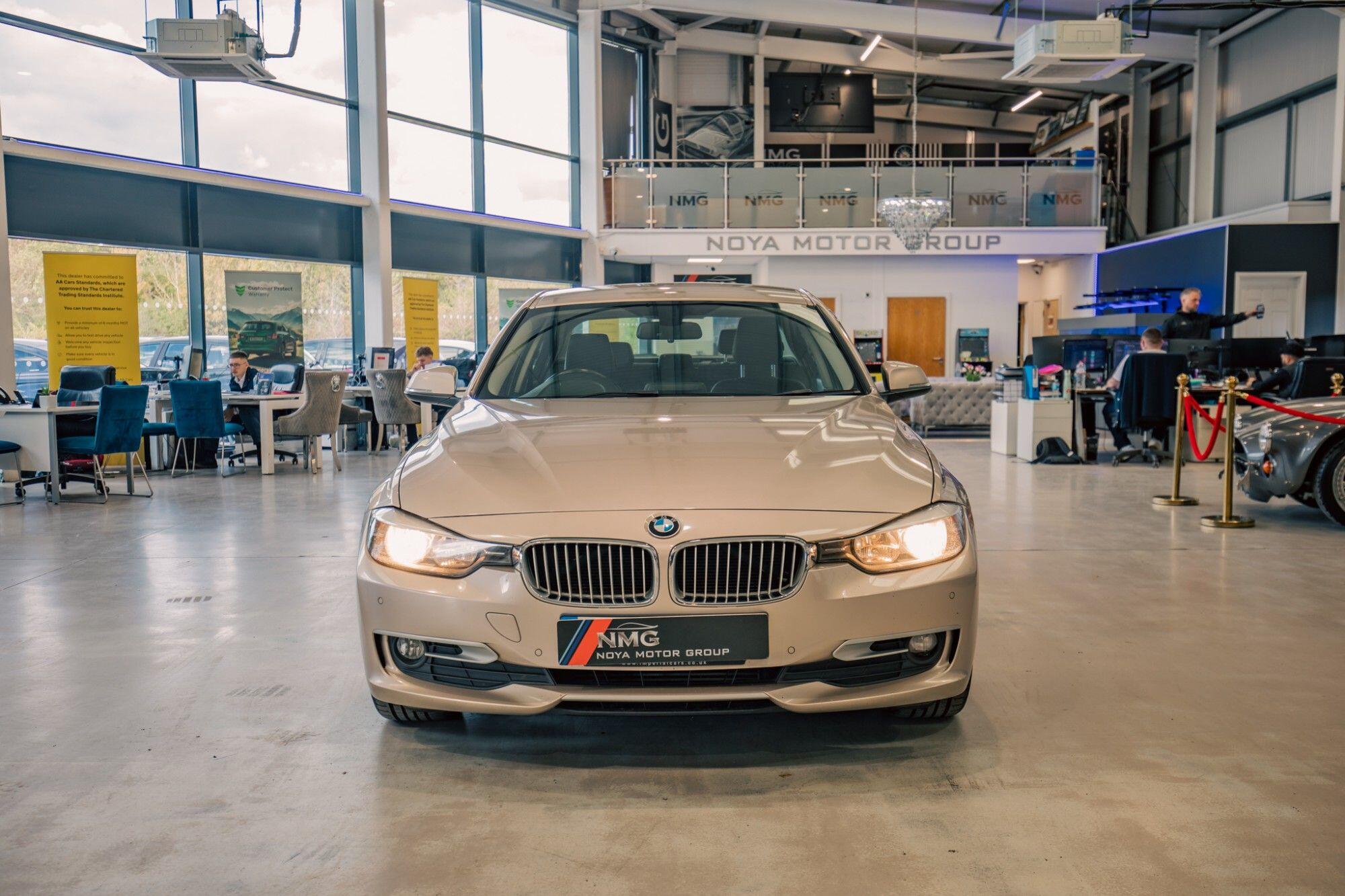 BMW 3 Series view 22