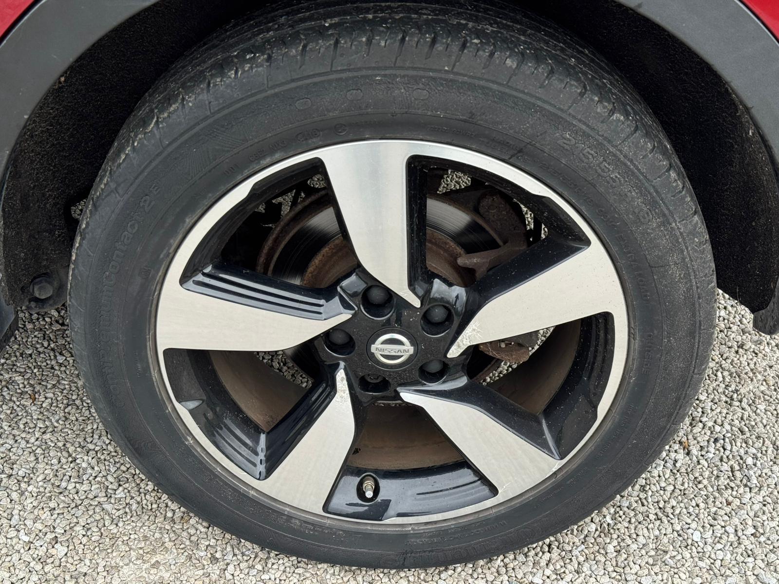 2016 Nissan Qashqai 1.2 DIG-T N-Connecta 2WD Euro 6 (s/s) 5dr • 42,835 miles image 26