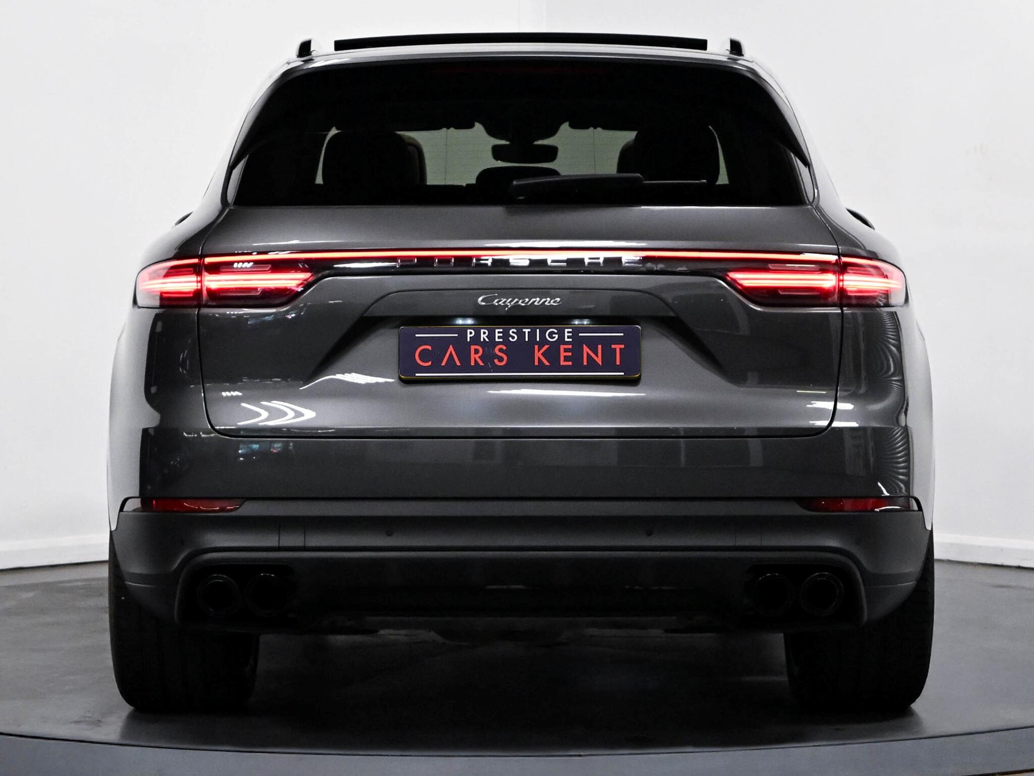 Porsche Cayenne view 24