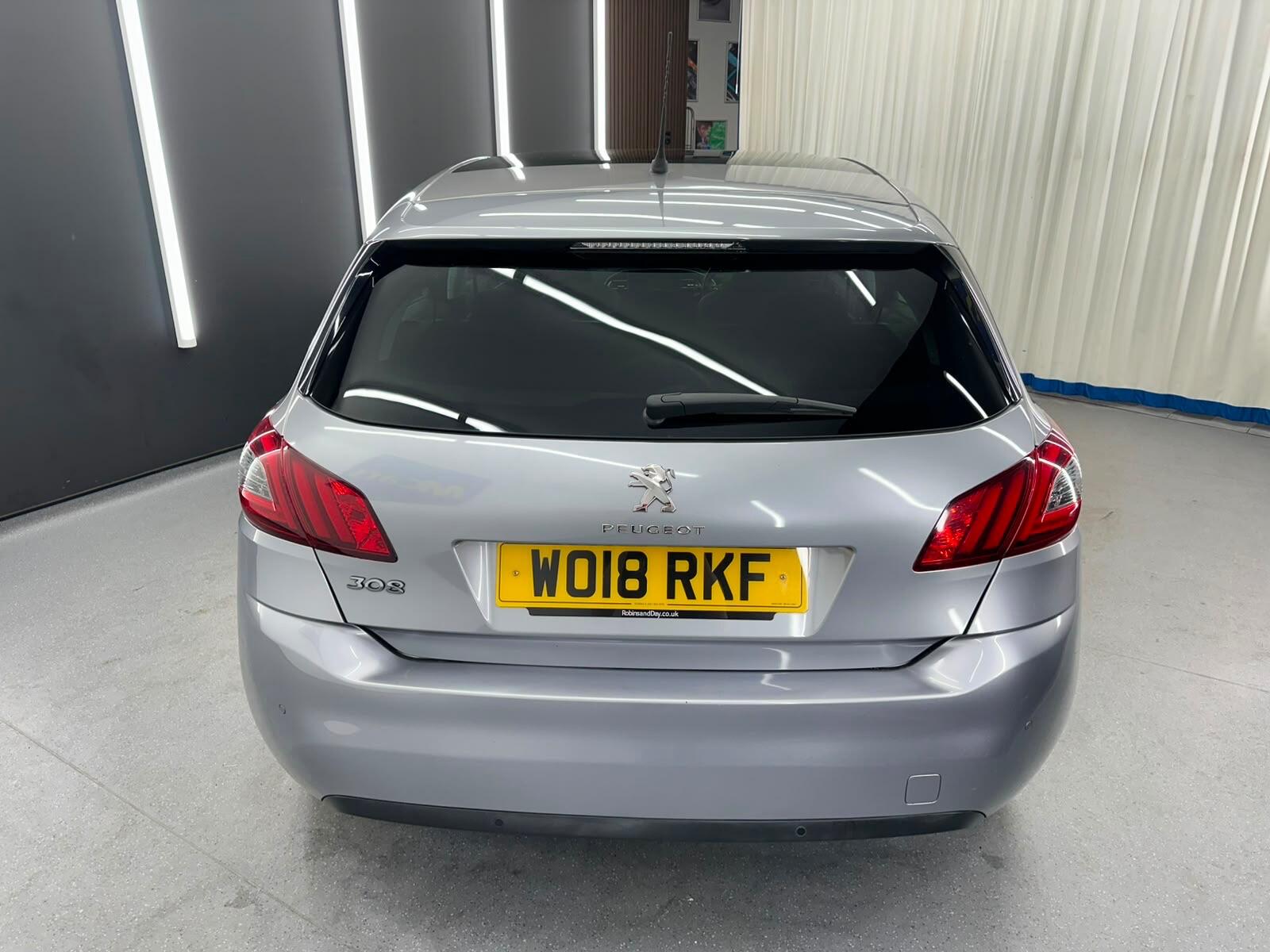 Peugeot 308 view 6