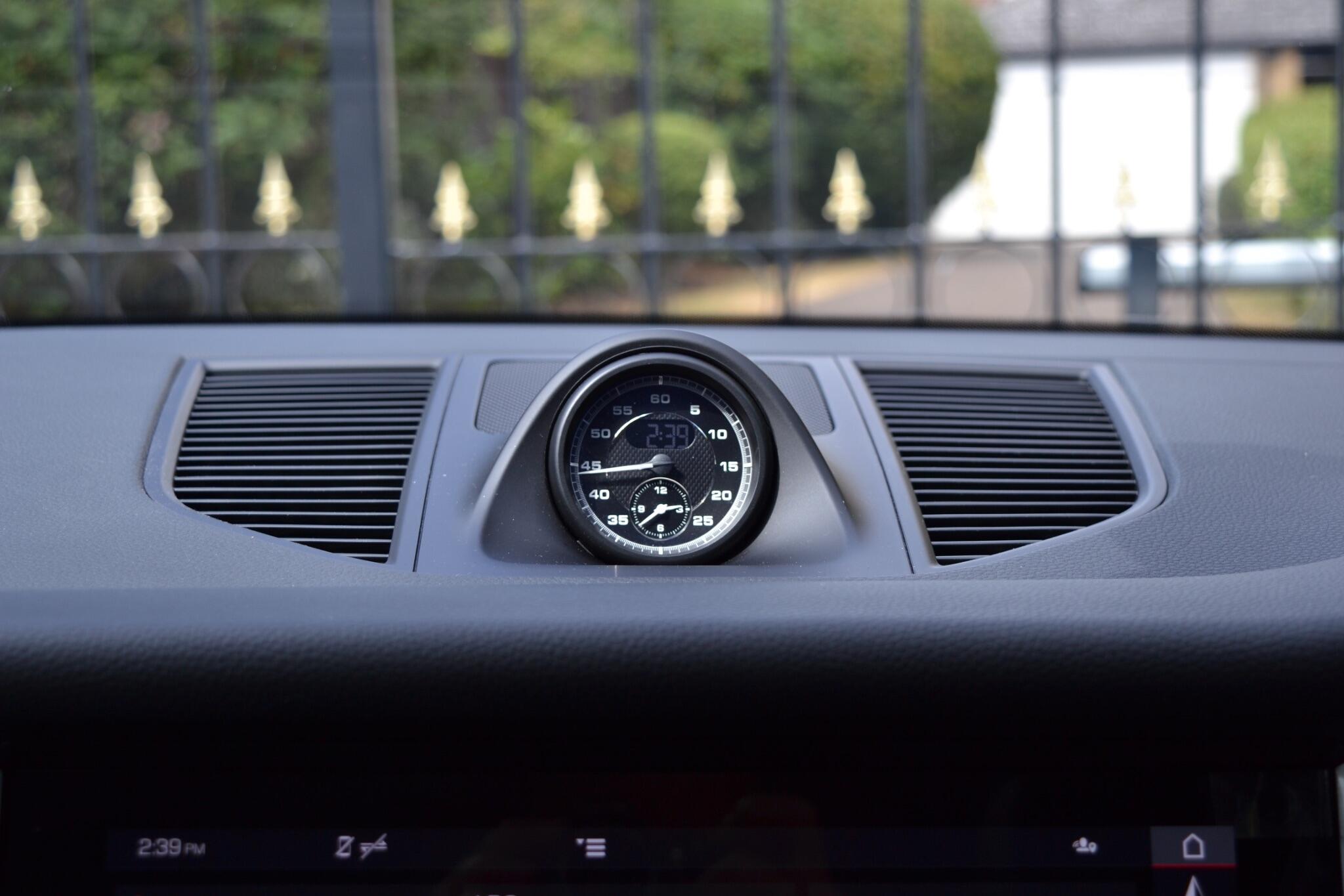 Porsche Macan view 33
