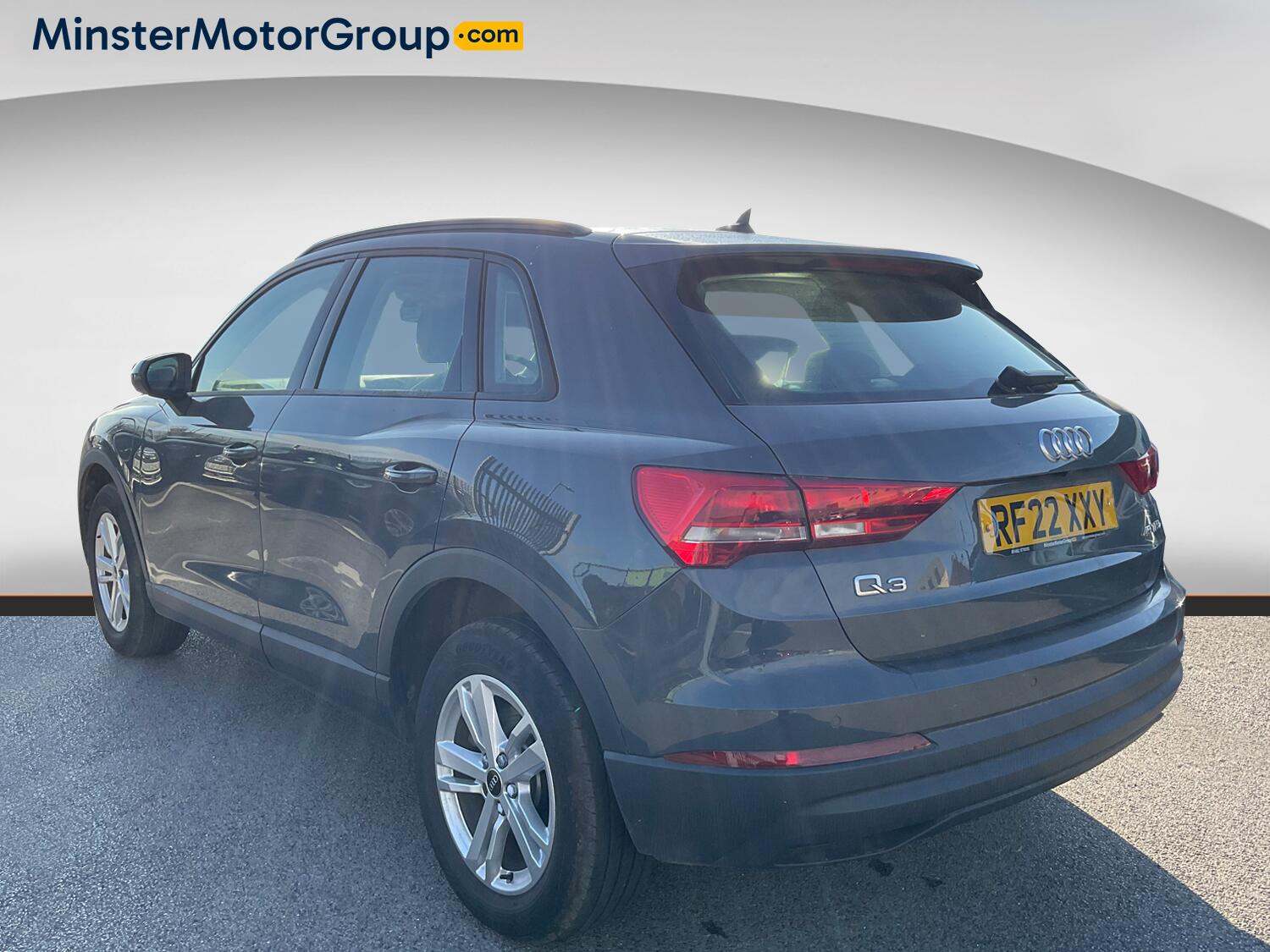 Audi Q3 view 4
