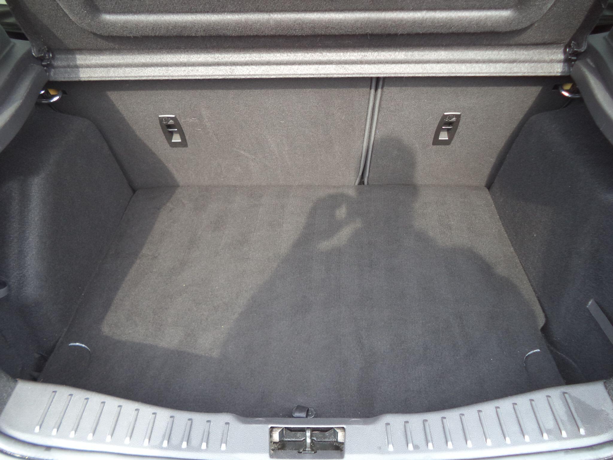 Ford Focus view 40