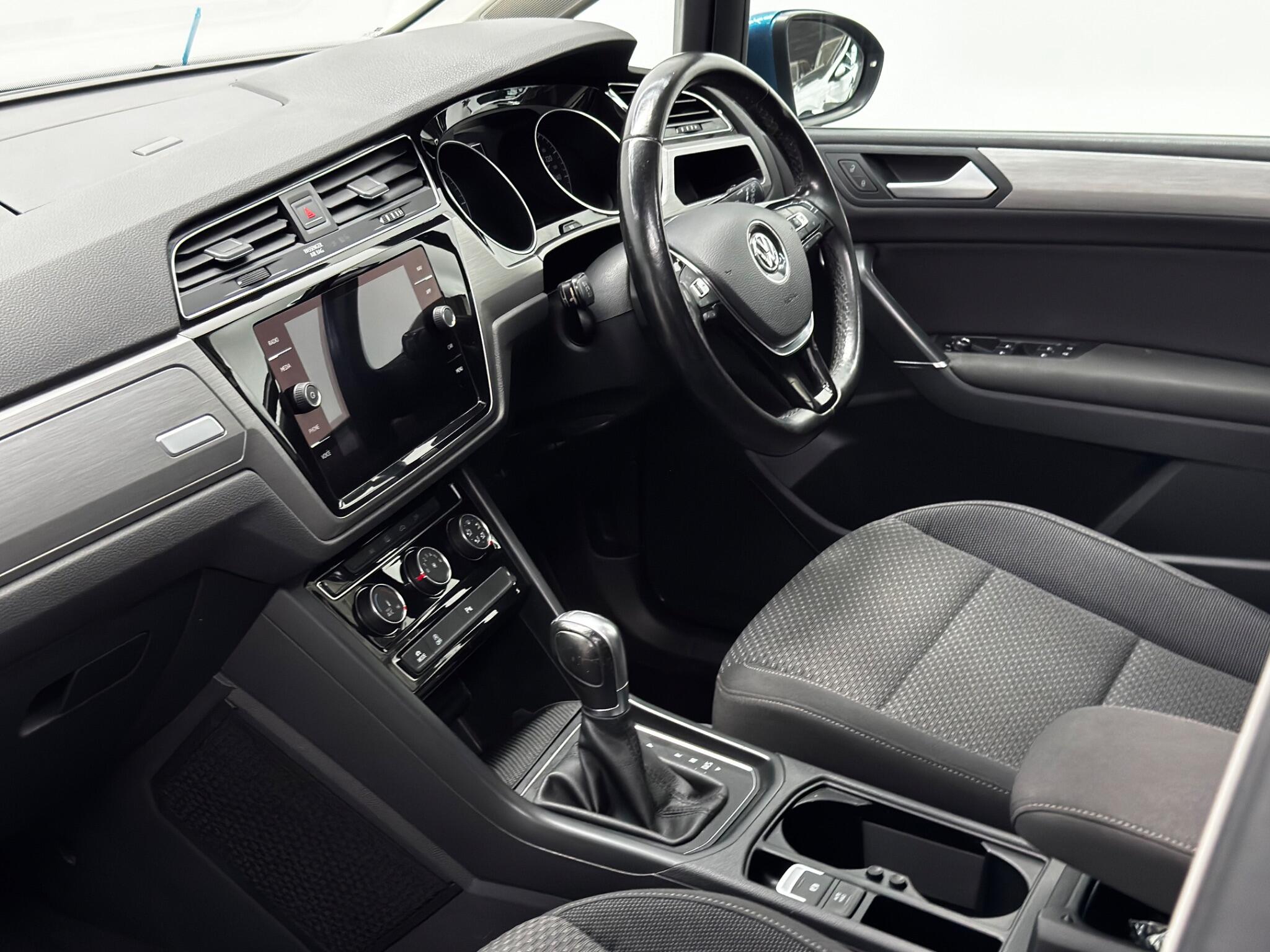 Volkswagen Touran view 48