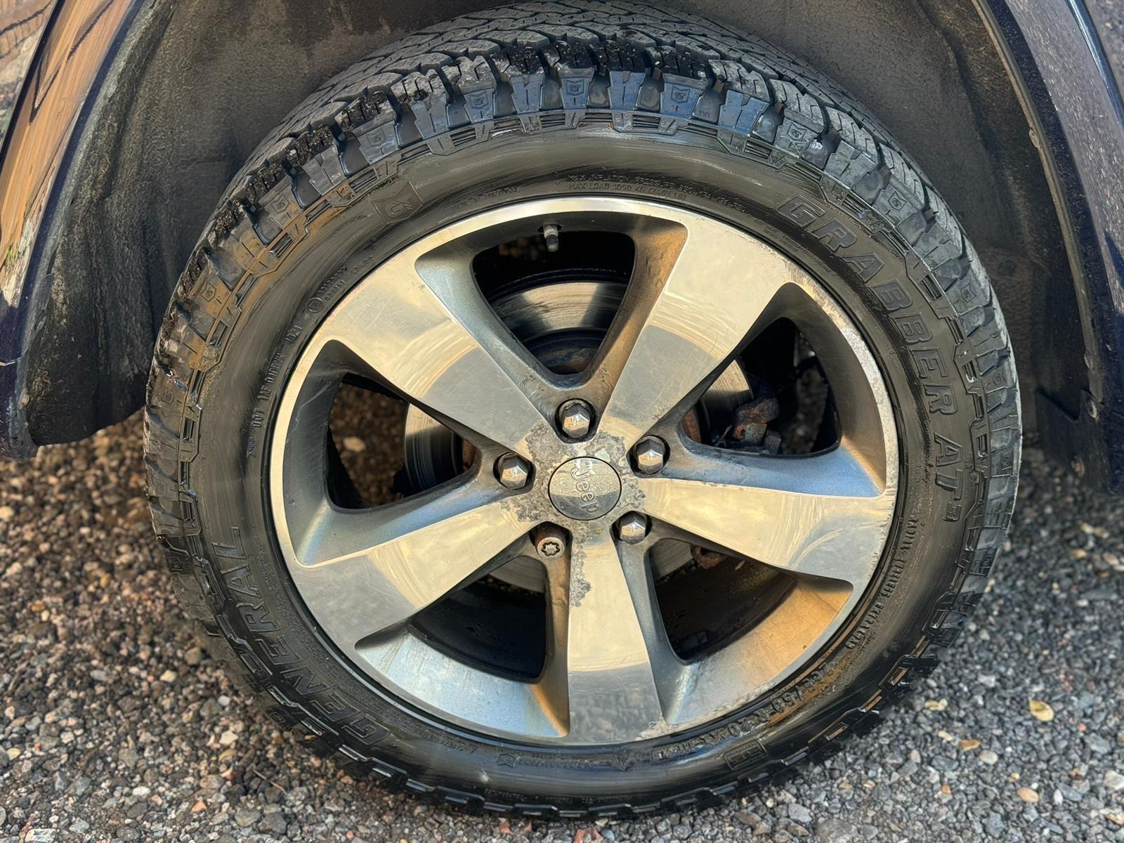 Jeep Grand Cherokee view 47