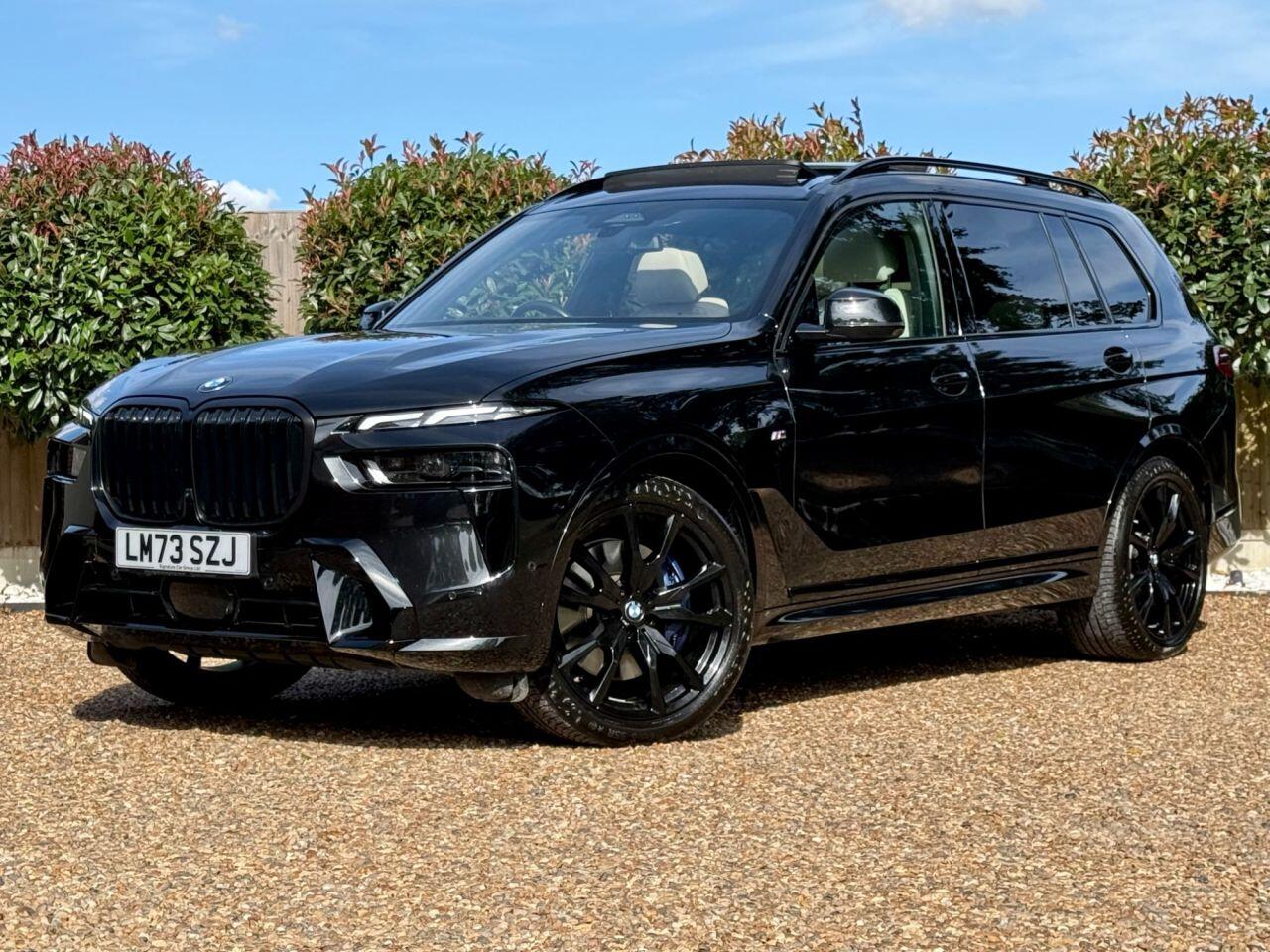 BMW X7 view 5