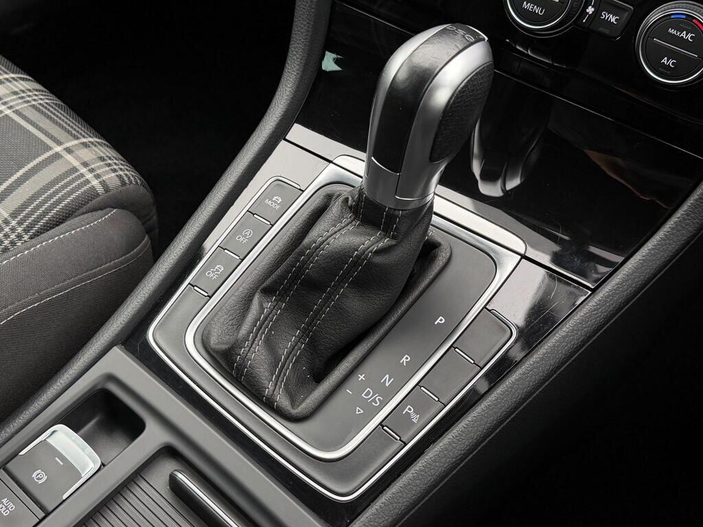 Volkswagen Golf view 38