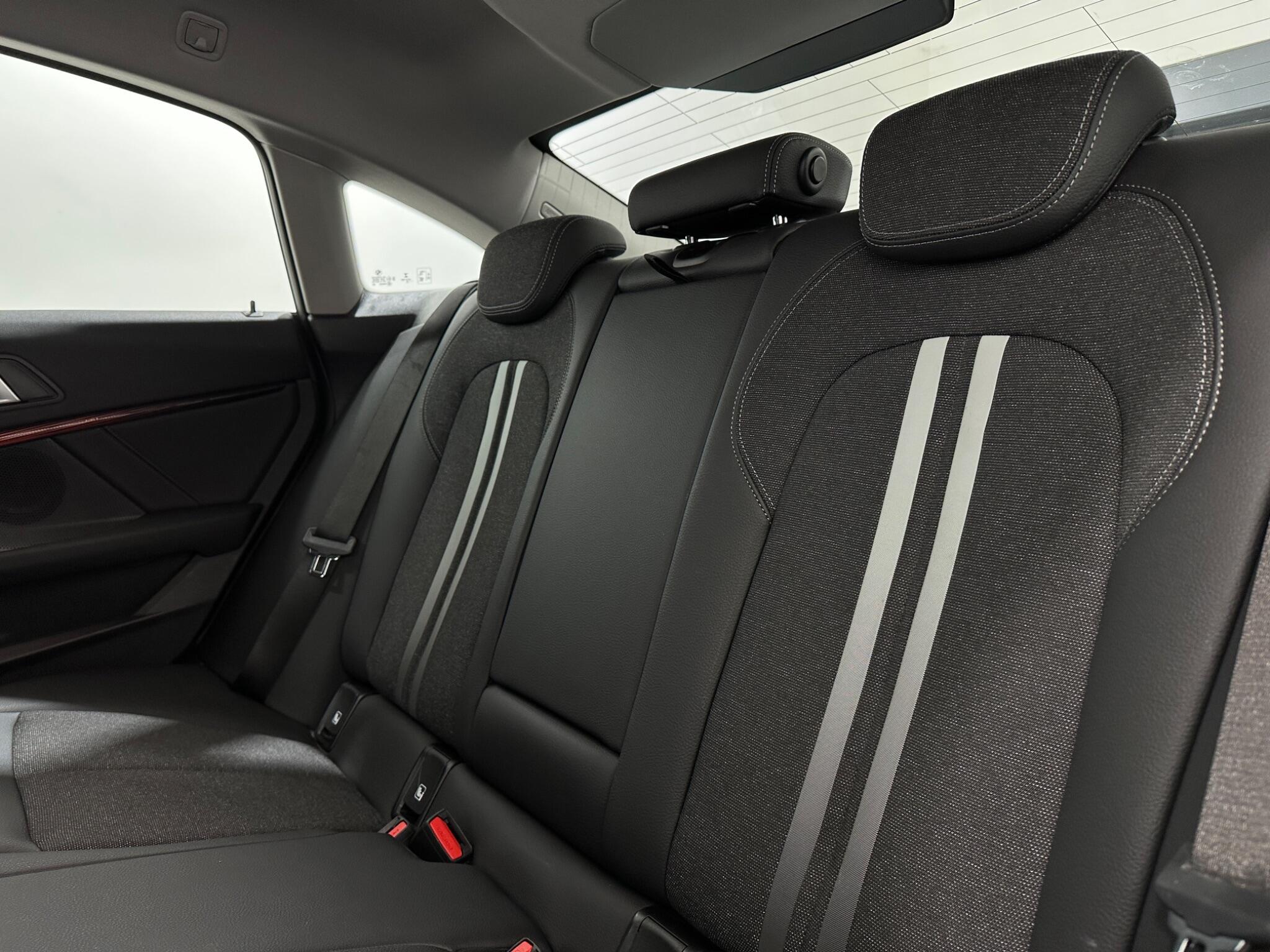 BMW 2 Series view 40