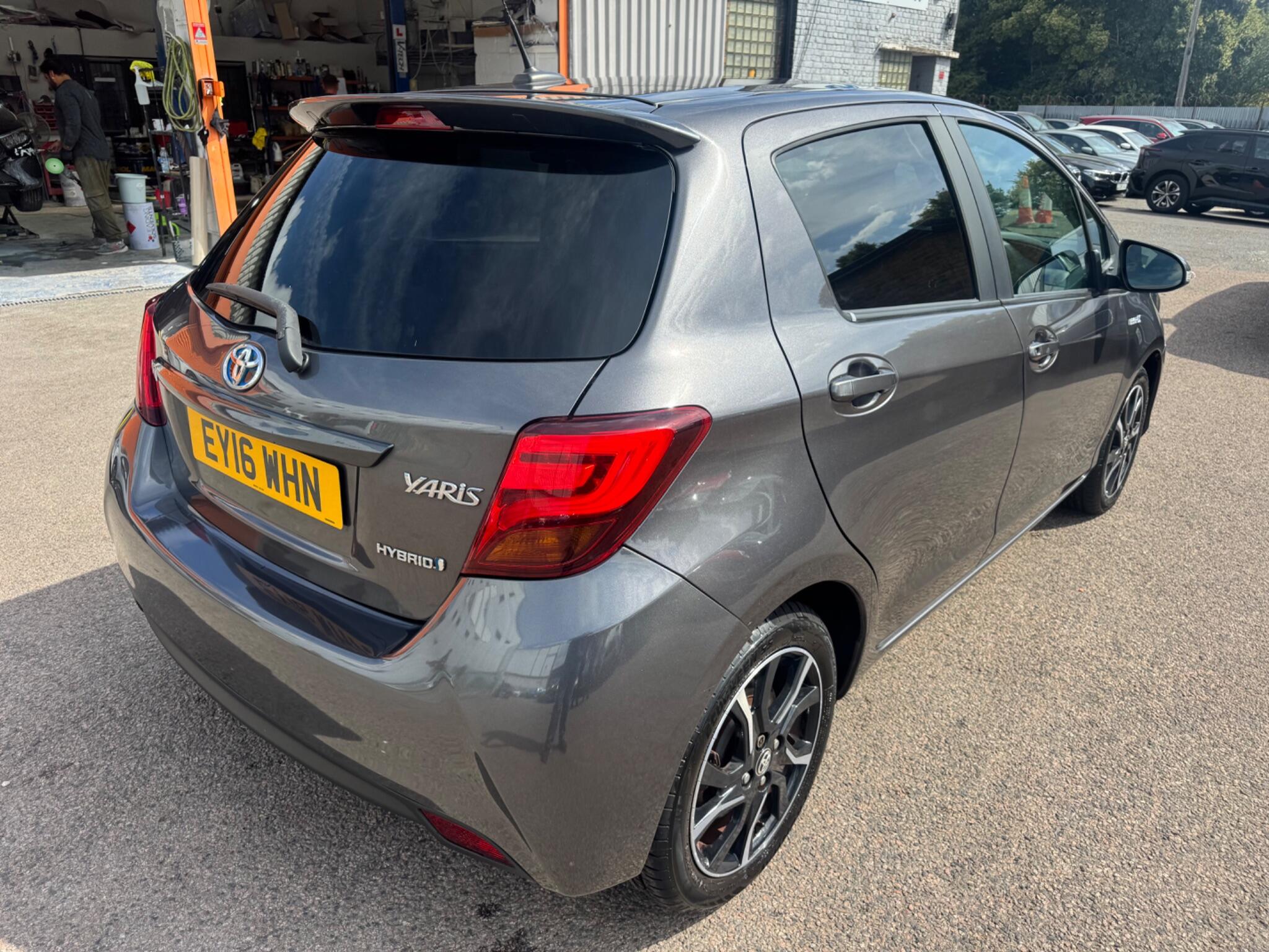 Toyota Yaris view 4