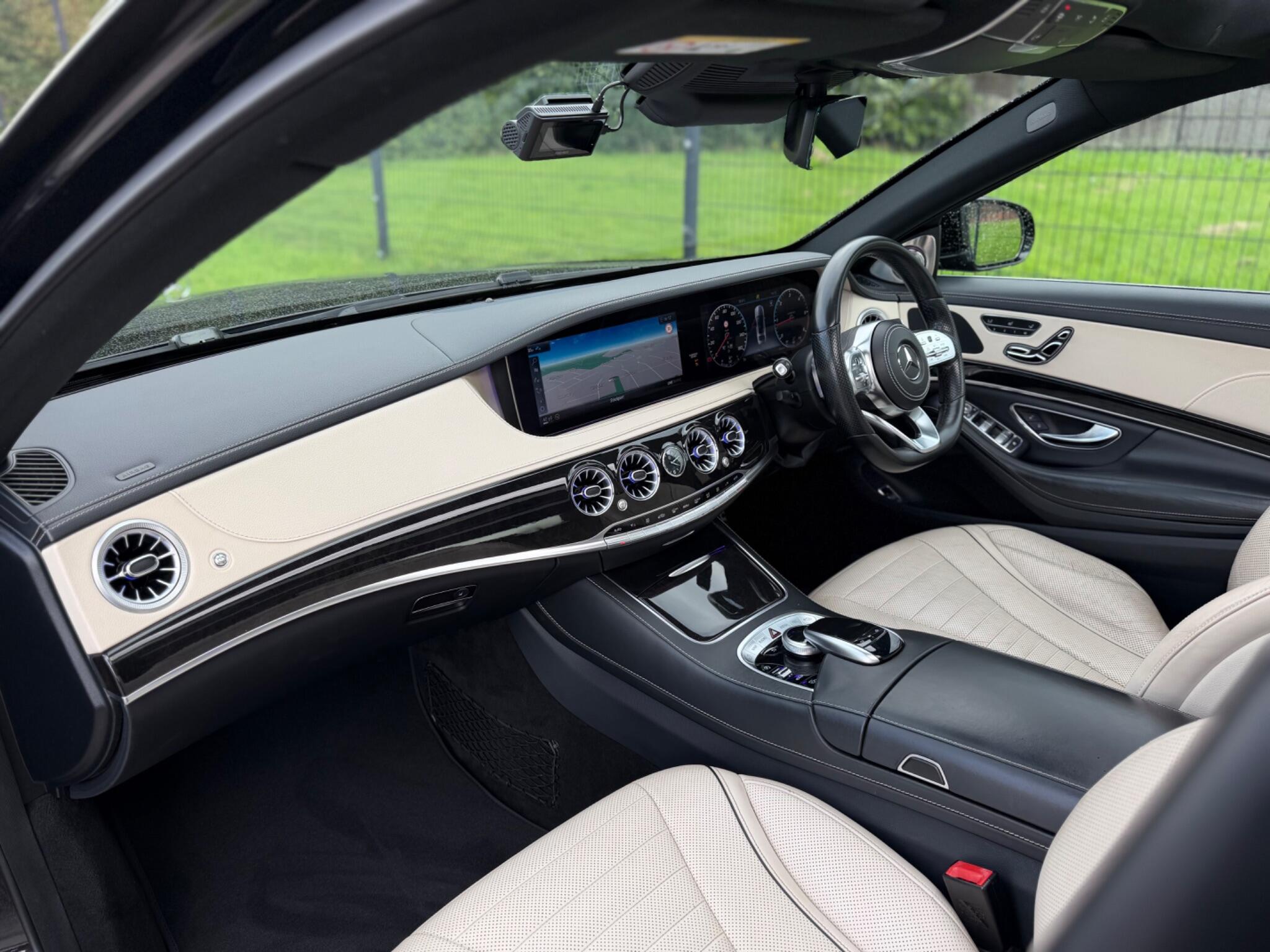 Mercedes-Benz S-Class view 19