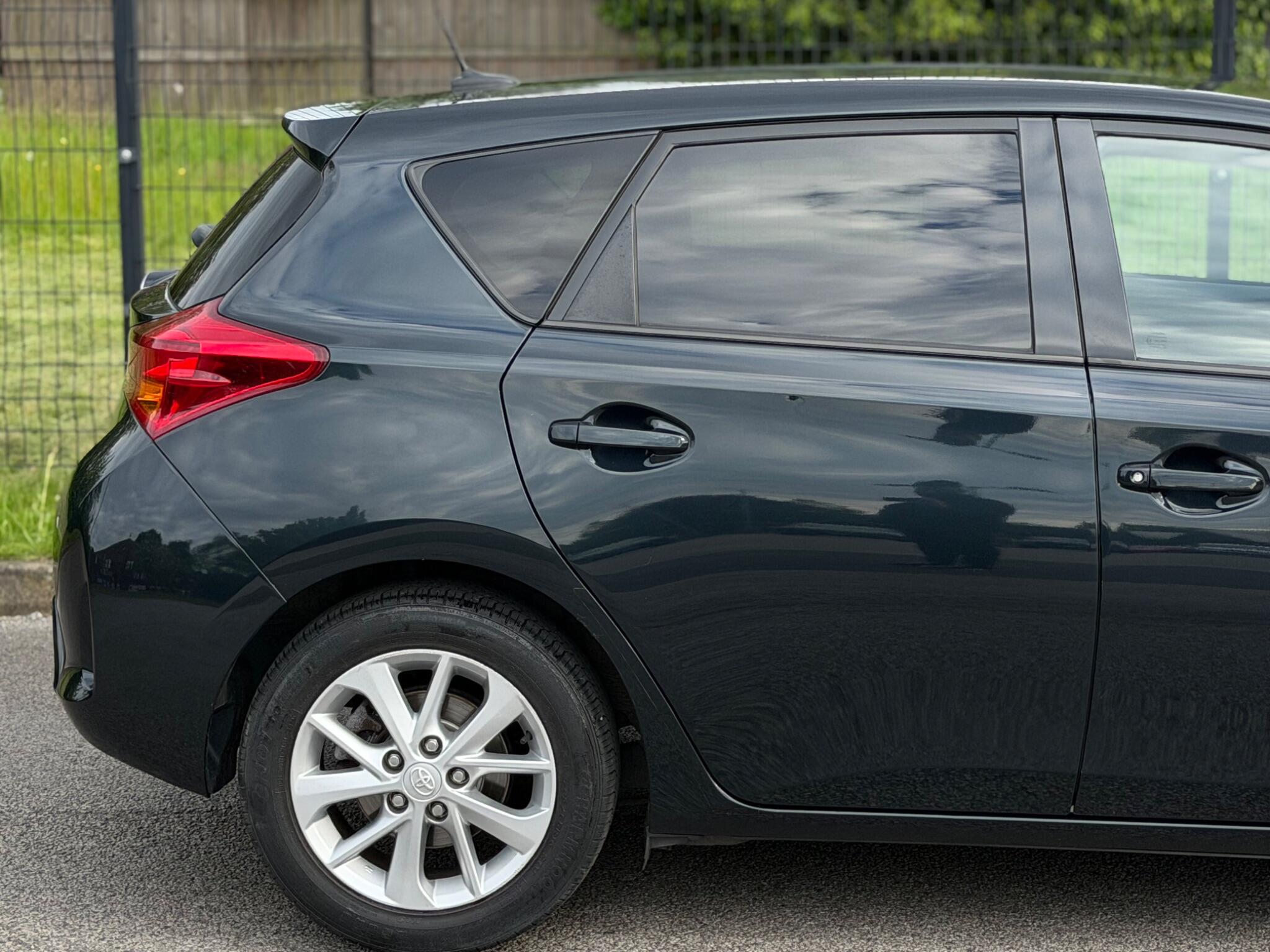 Toyota Auris view 7