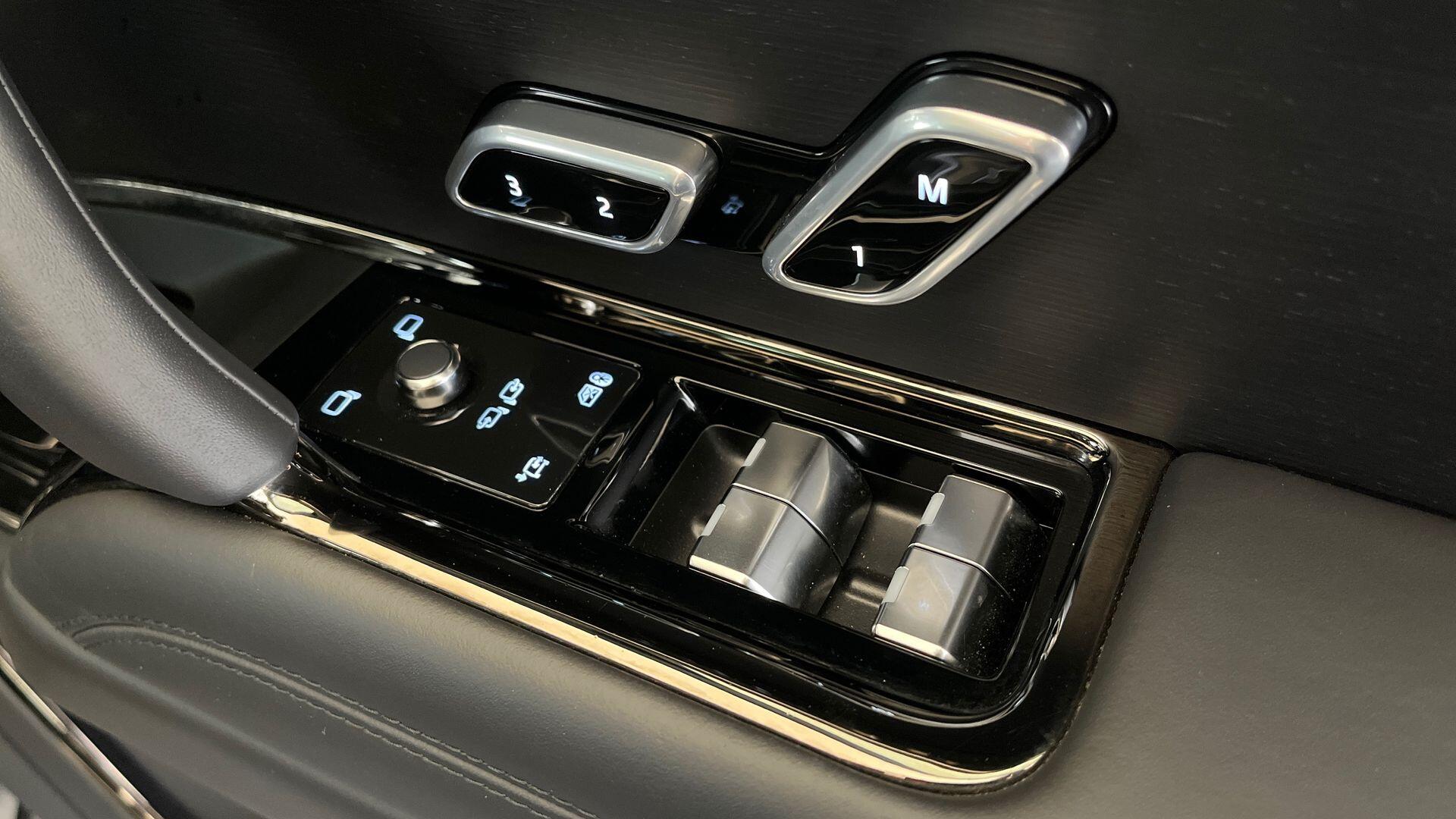Land Rover Range Rover Sport view 25