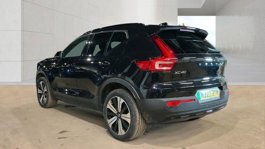 Volvo XC40 view 6