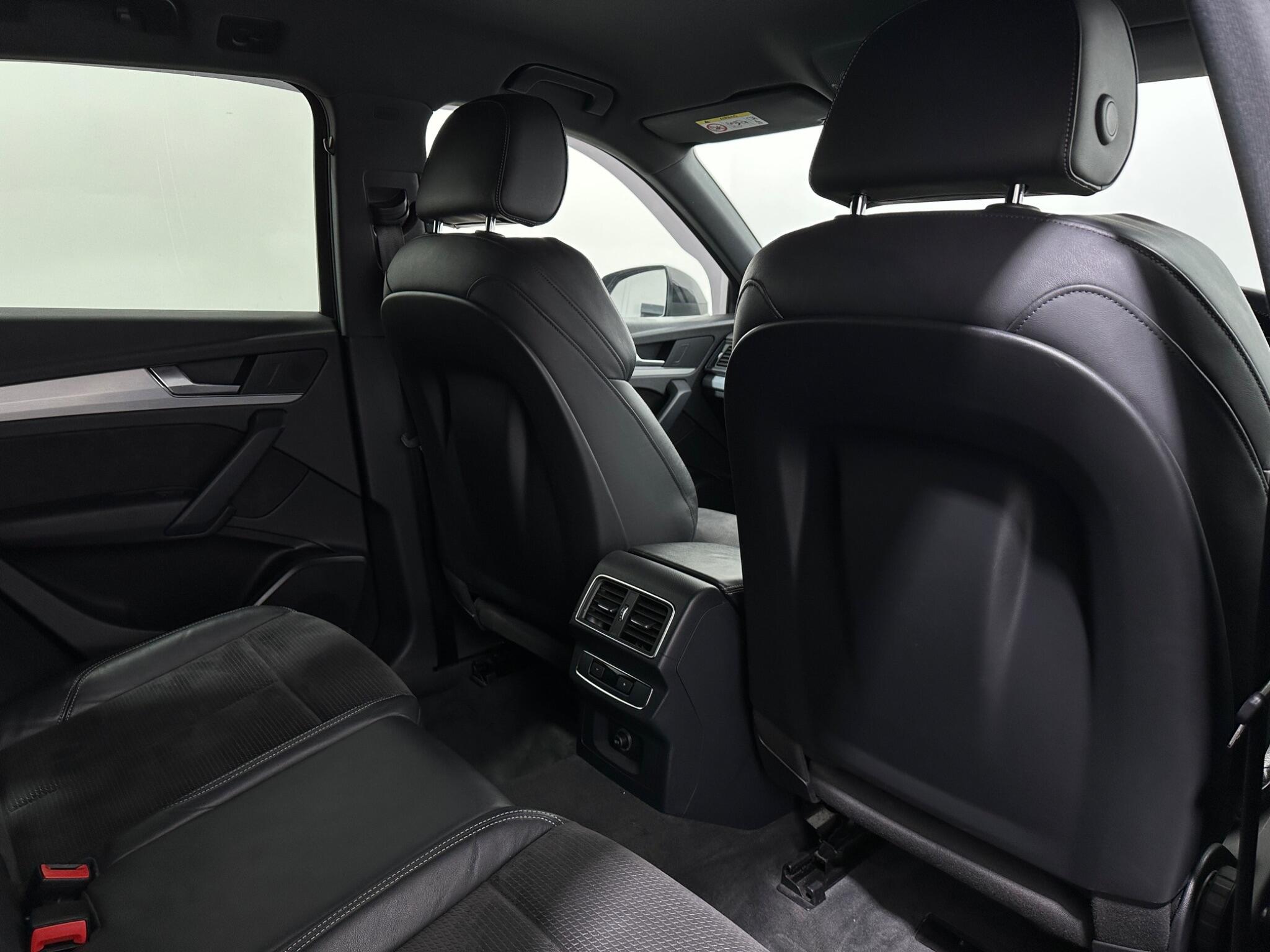 Audi Q5 view 42