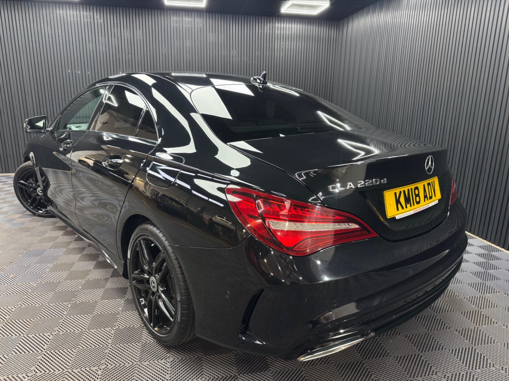 Mercedes-Benz Cla view 3