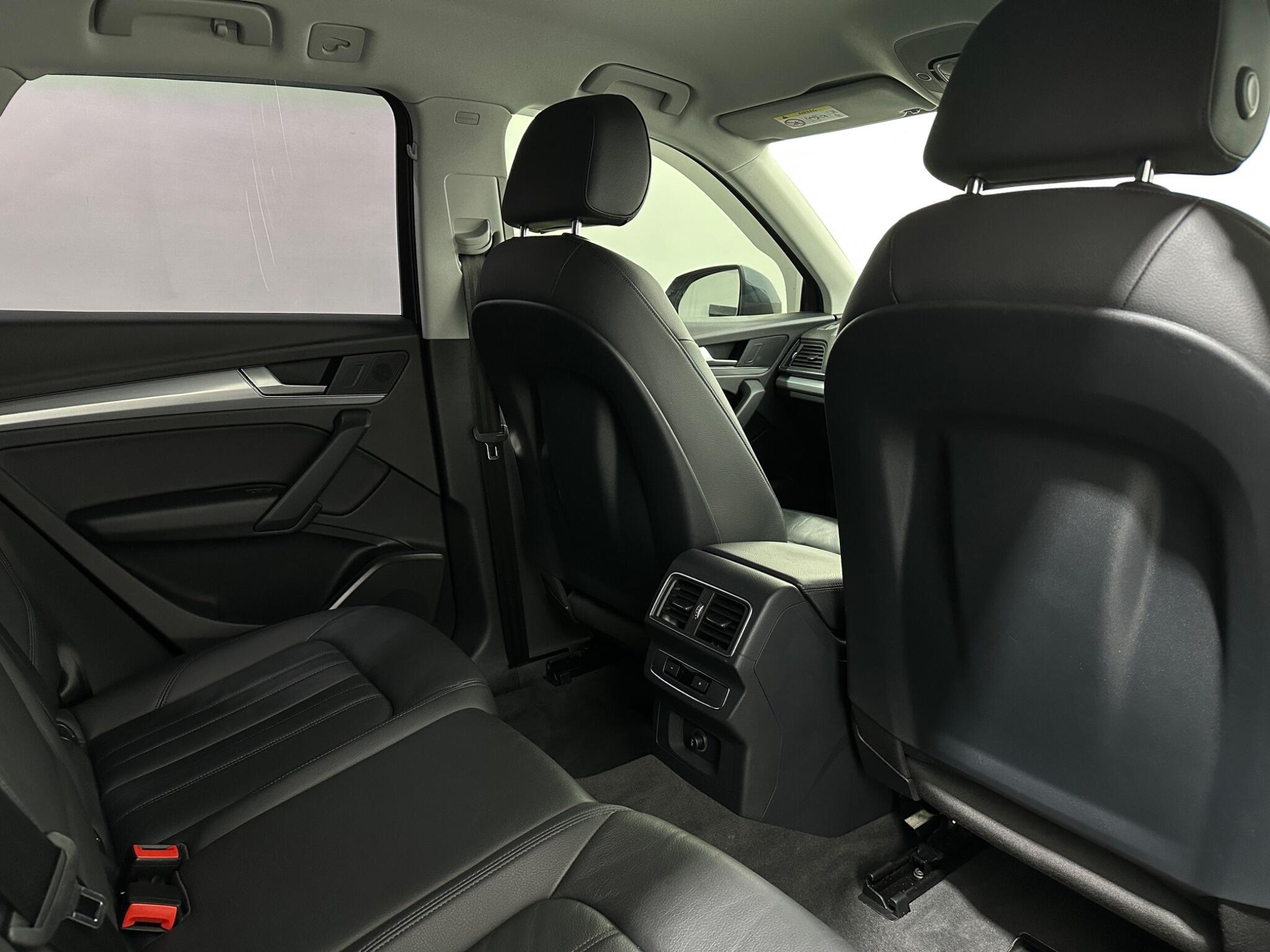 Audi Q5 view 42
