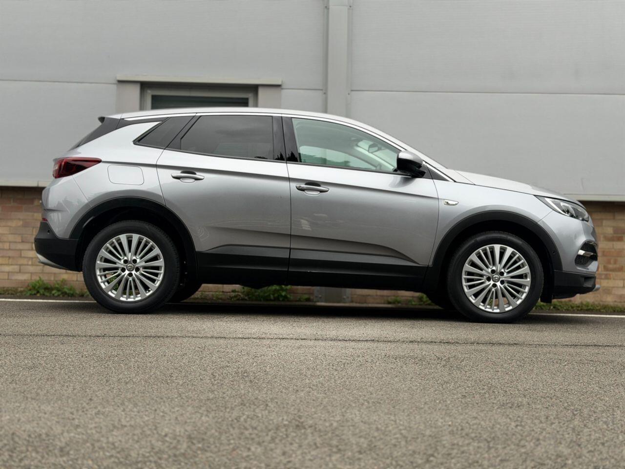 Vauxhall Grandland X view 99