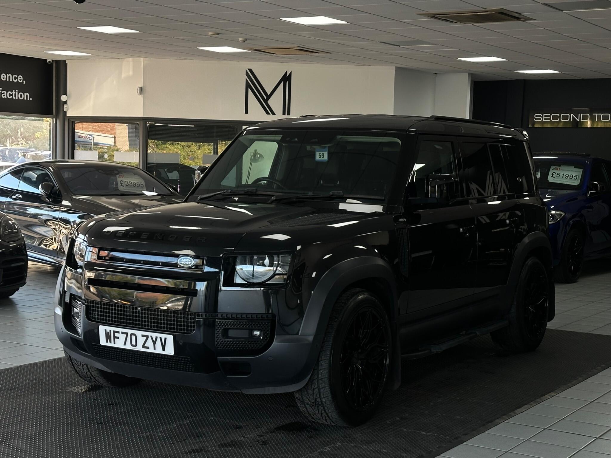 Land Rover Defender 110 view 9